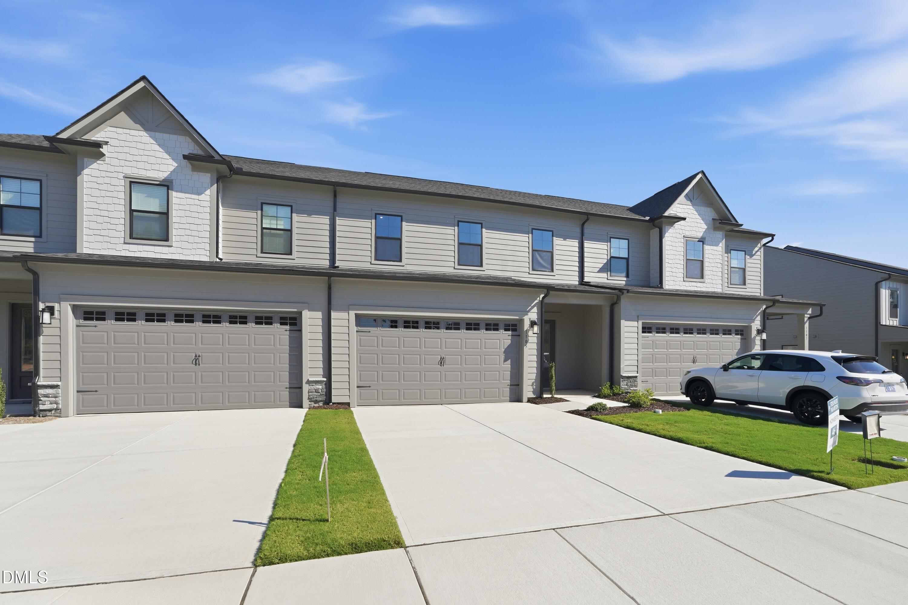 1105 Palisade Bluff Lane Property Photo 3
