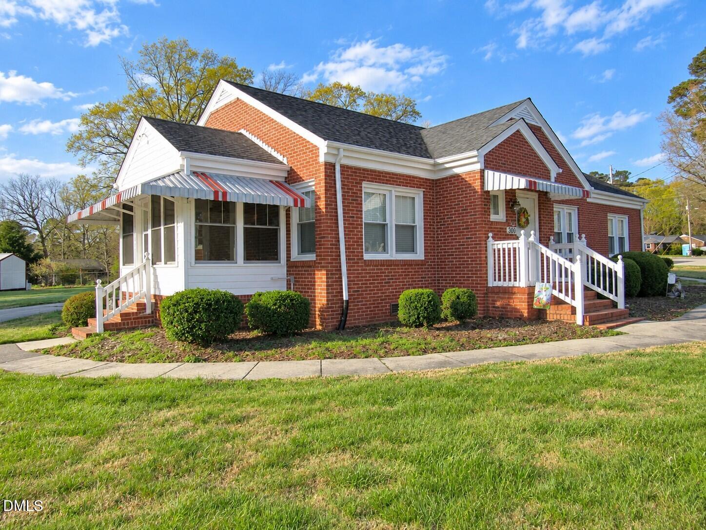 300 Forest Road Property Photo 2