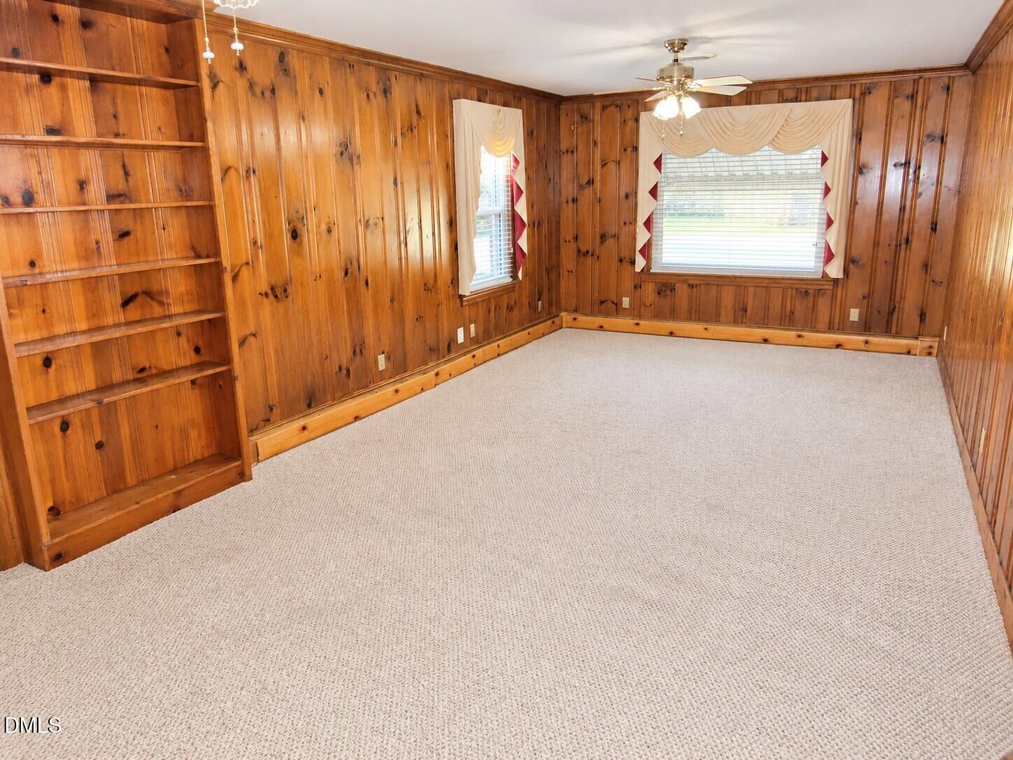 300 Forest Road Property Photo 6