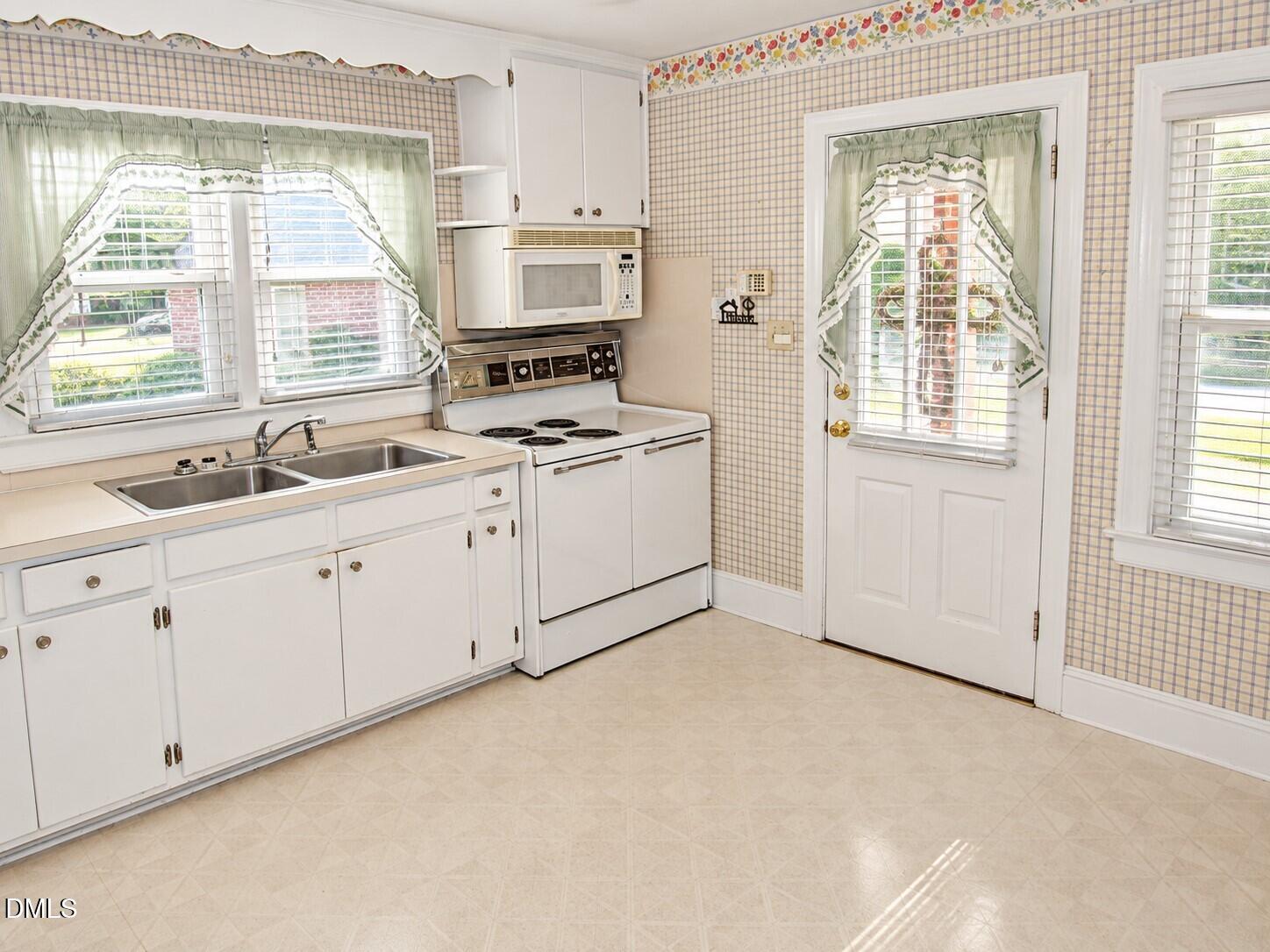 300 Forest Road Property Photo 13