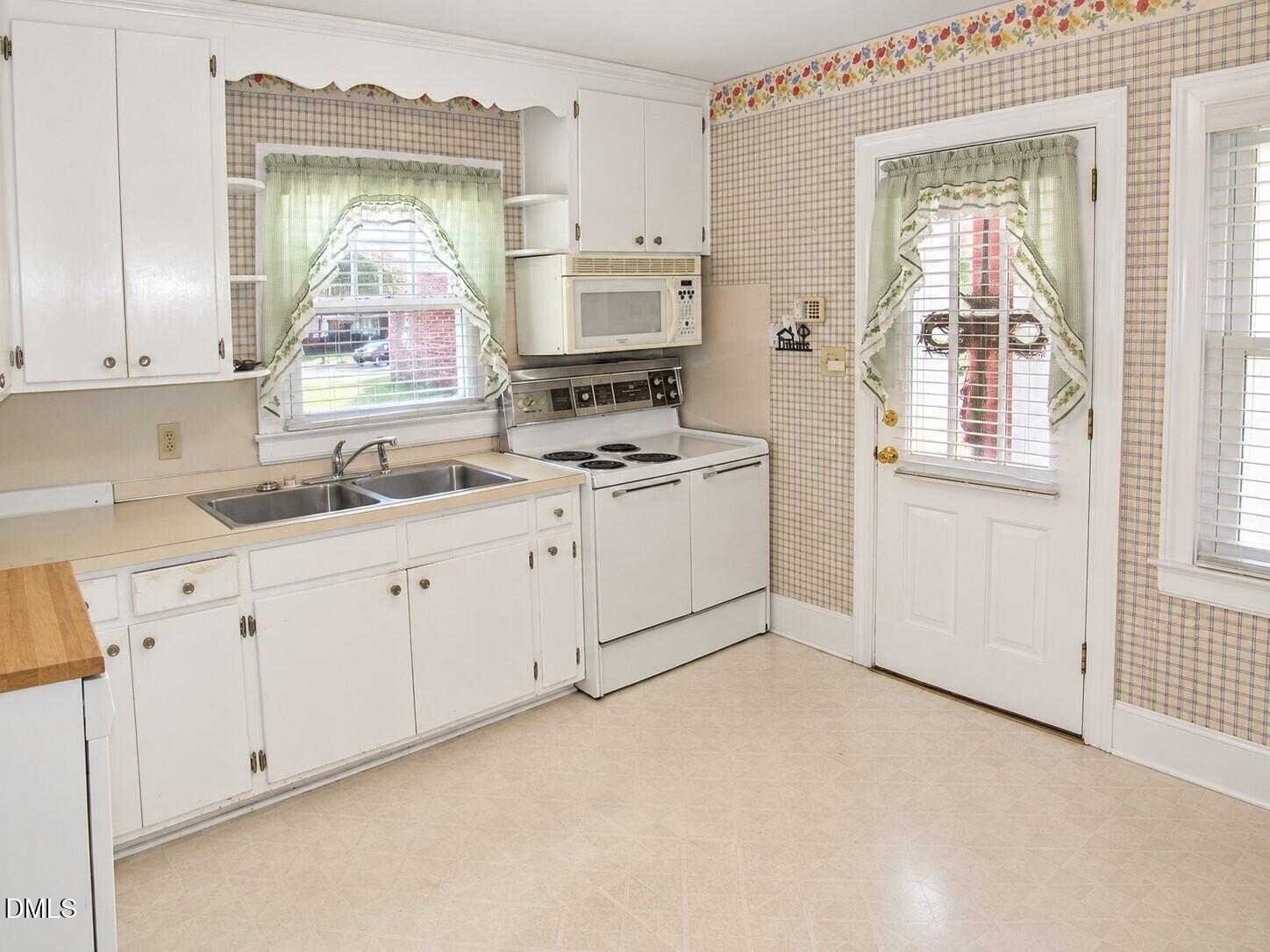 300 Forest Road Property Photo 14
