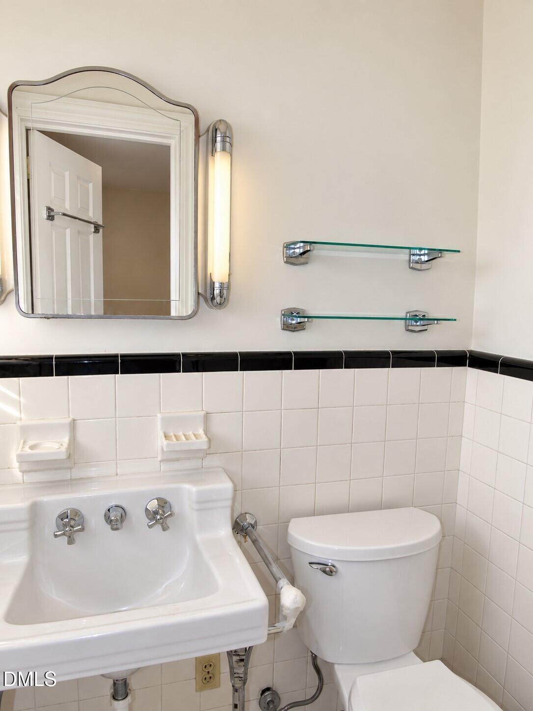 300 Forest Road Property Photo 24