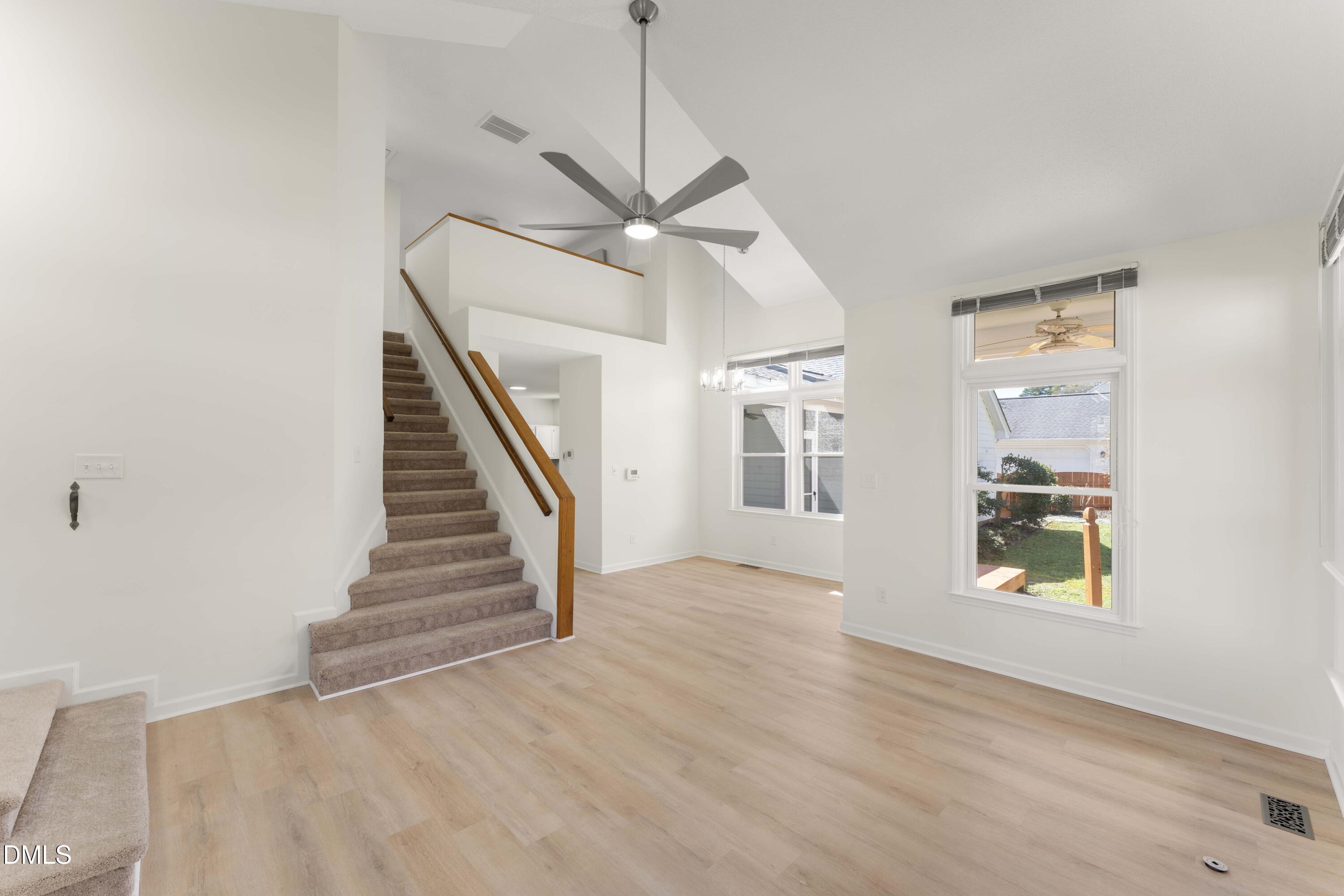 107 Crestpoint Court Property Photo 3