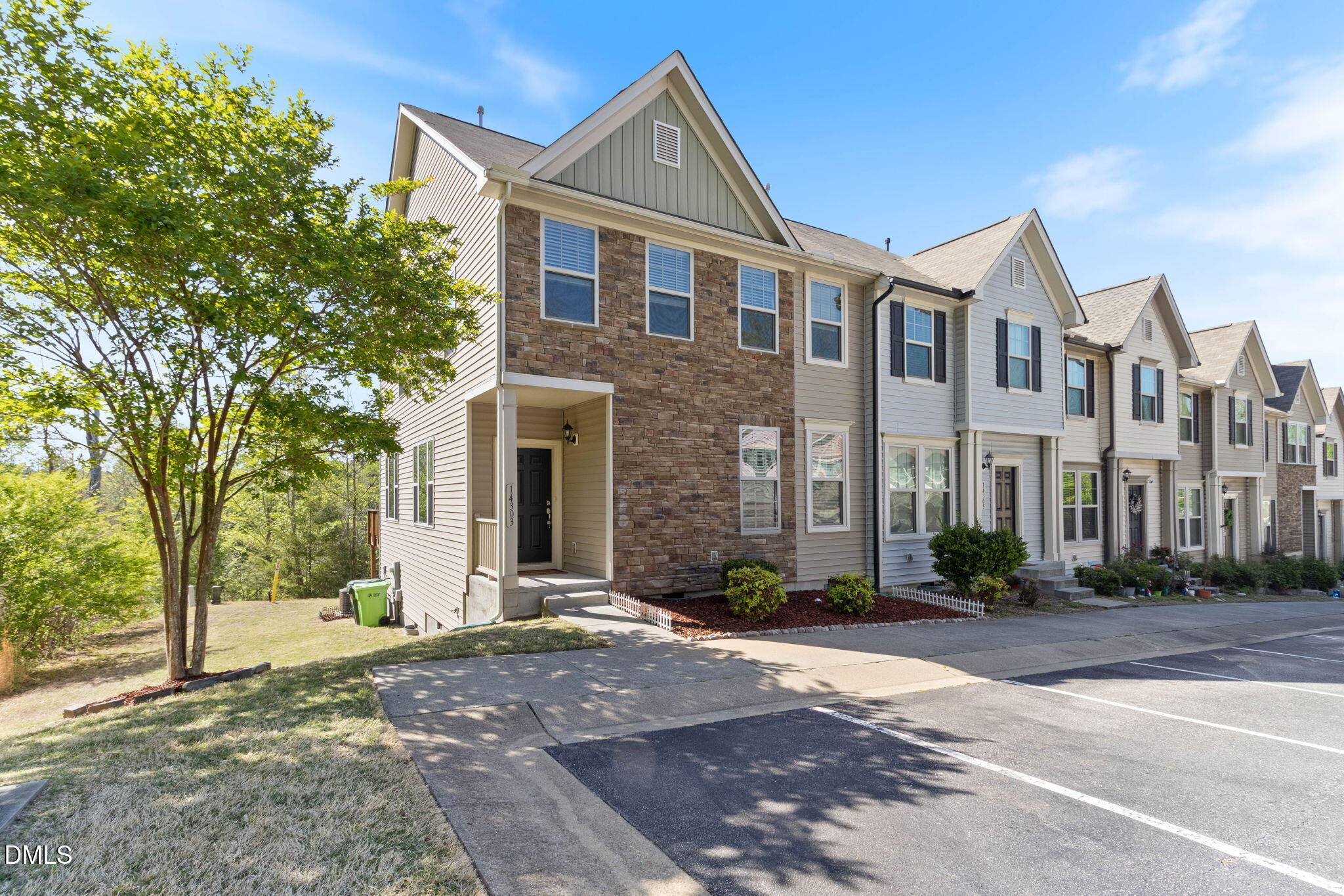 14303 Foxcroft Road Property Photo 1