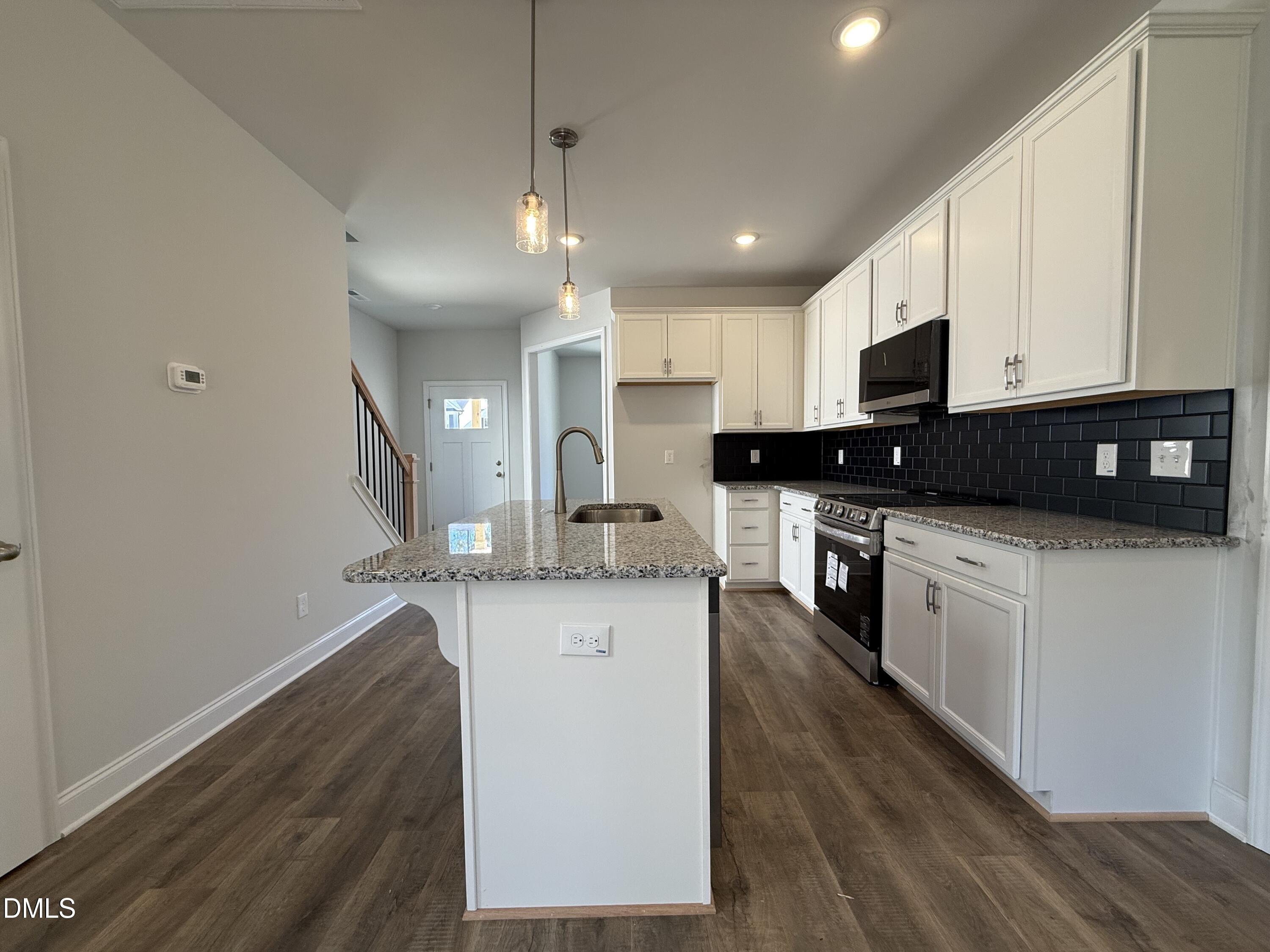 121 Cinnabar Street Property Photo 2