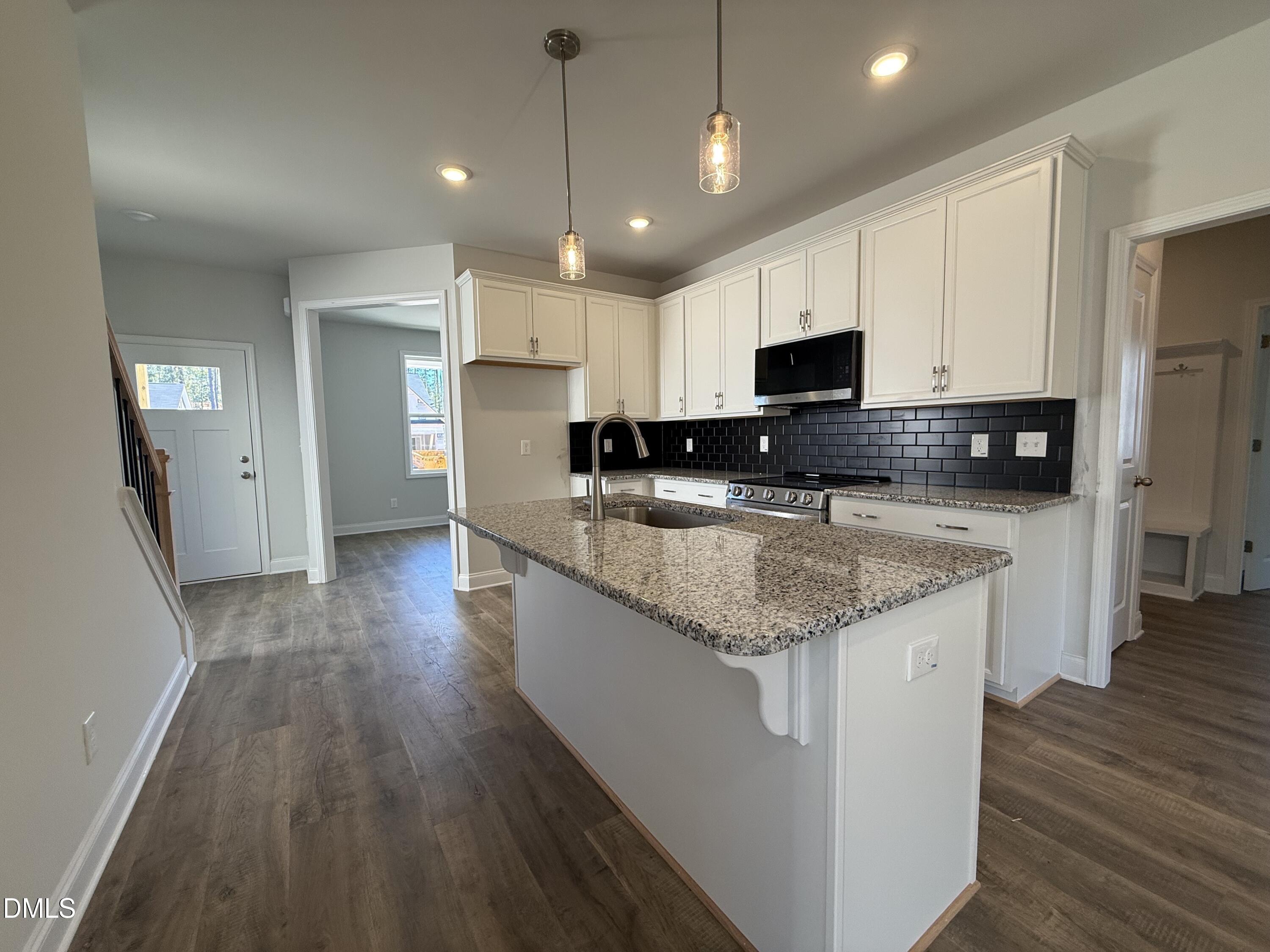 121 Cinnabar Street Property Photo 3