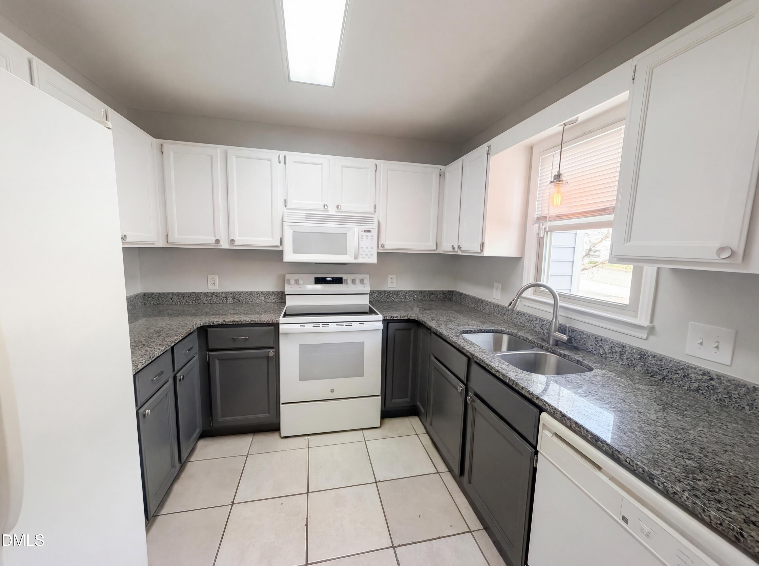 5621 Split Oak Way Property Photo 2