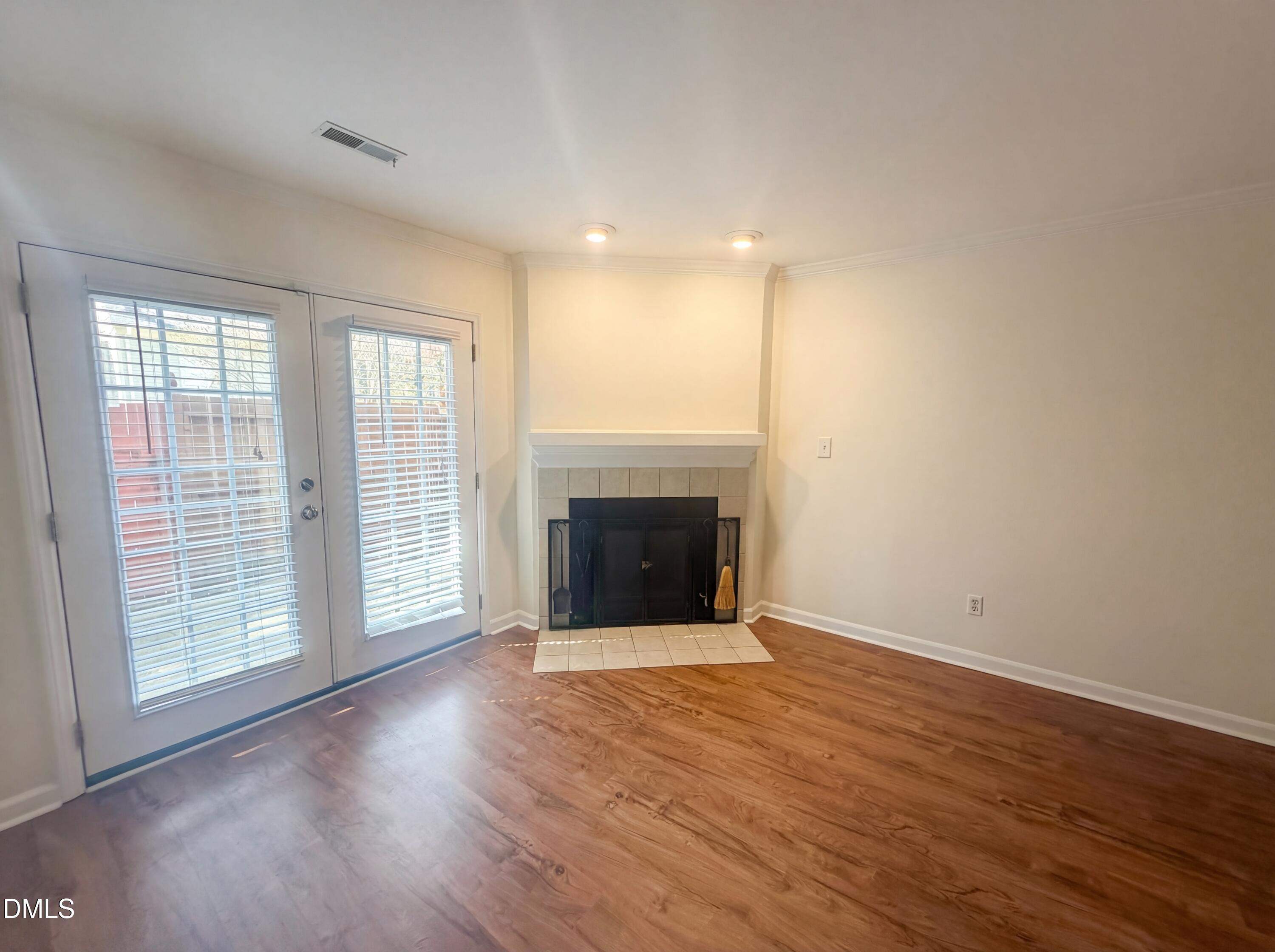 5621 Split Oak Way Property Photo 3