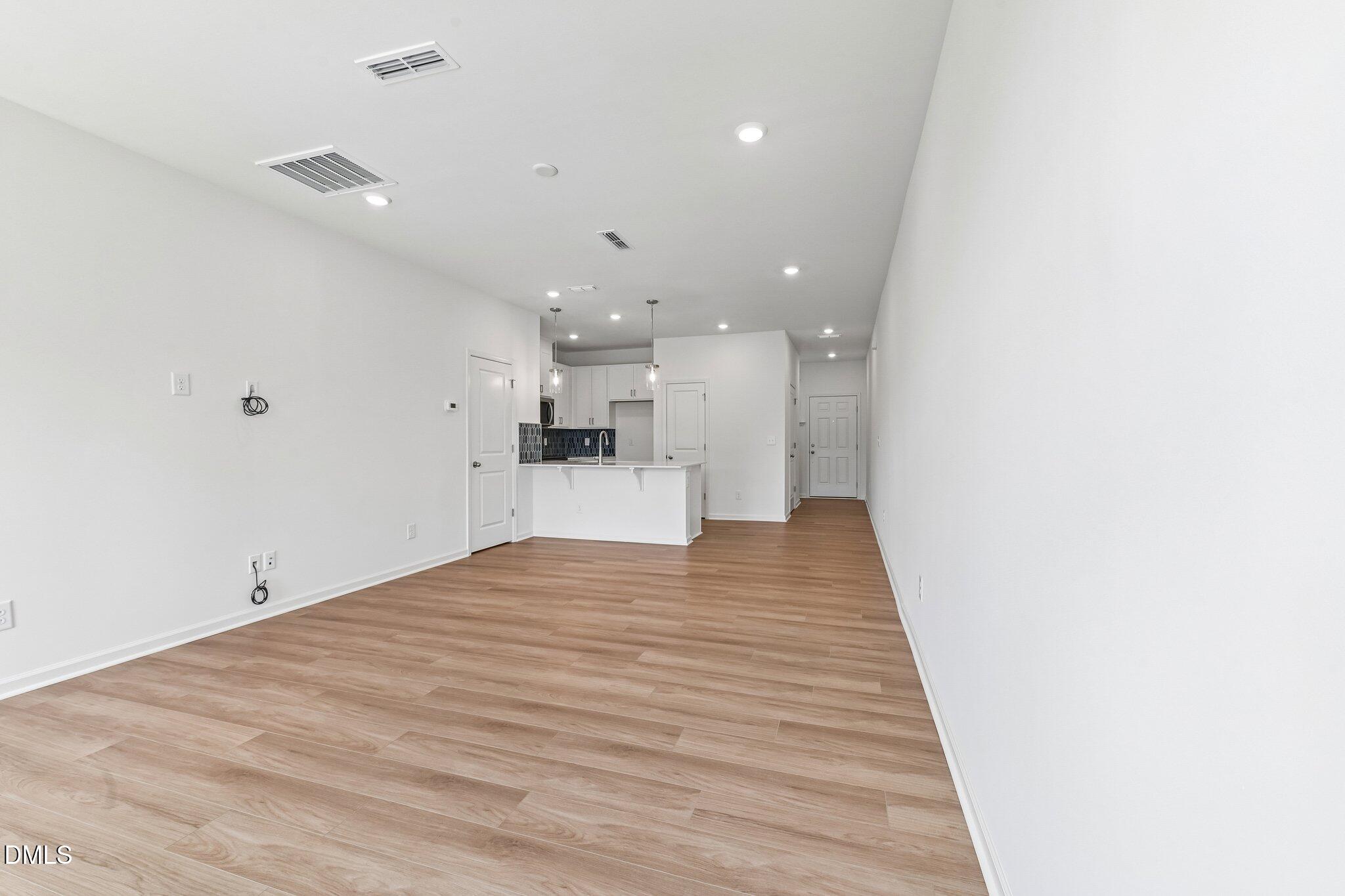 2028 Oakdale Drive Property Photo 3