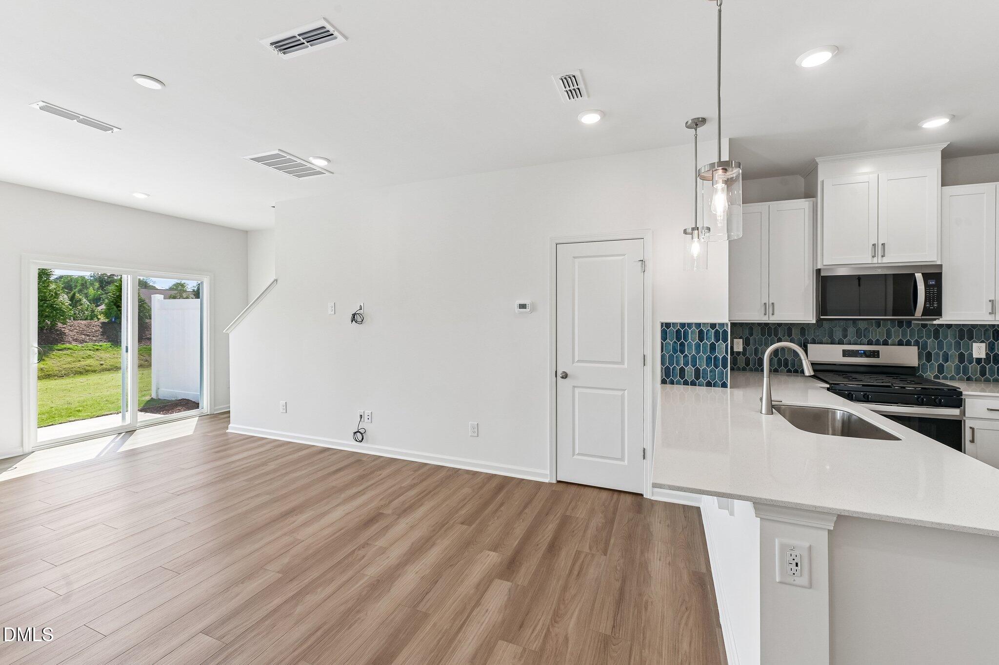 2028 Oakdale Drive Property Photo 8
