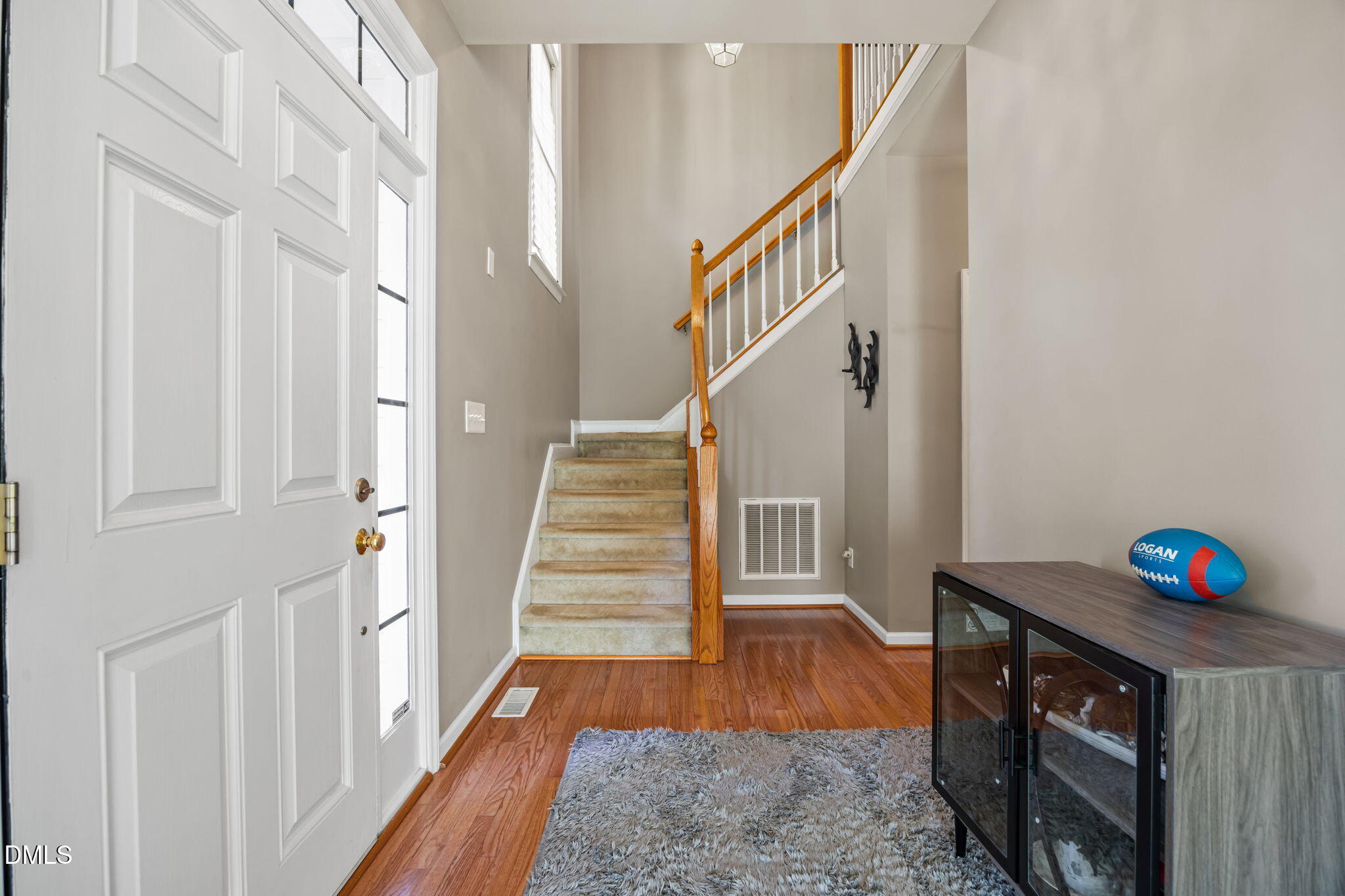 6 Upton Court Property Photo 4
