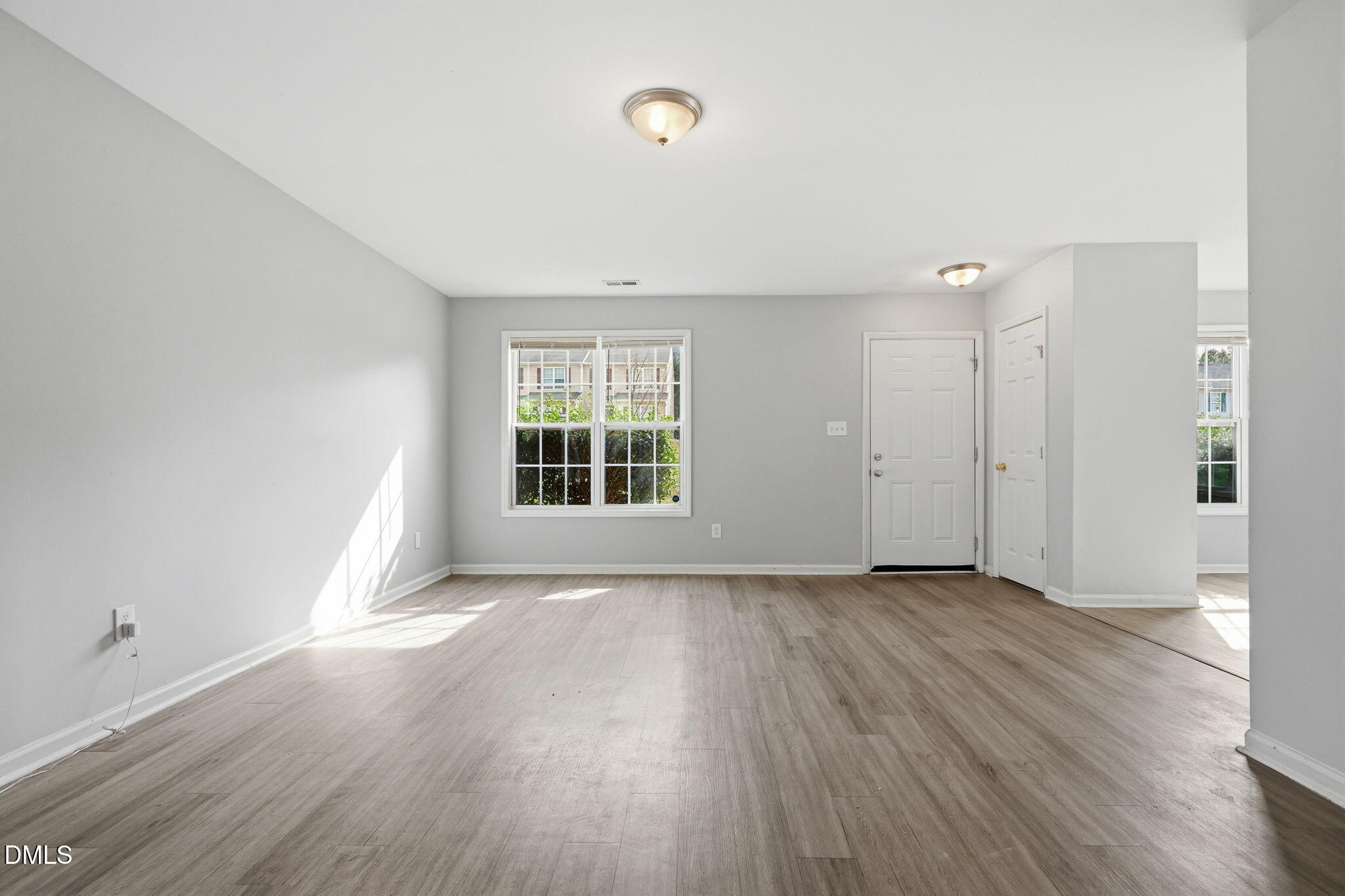 2826 Herndon Village Way Property Photo 4