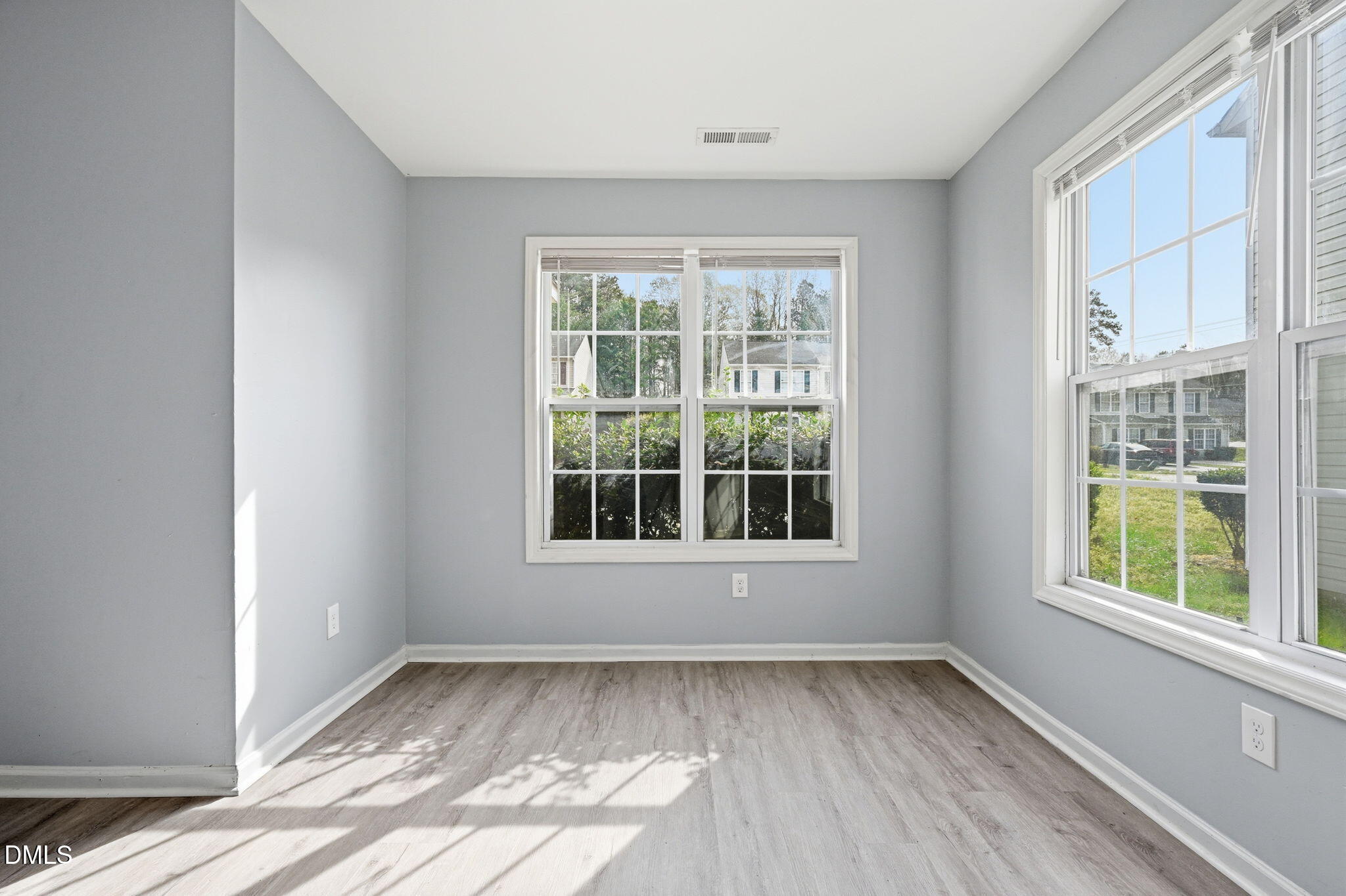 2826 Herndon Village Way Property Photo 10