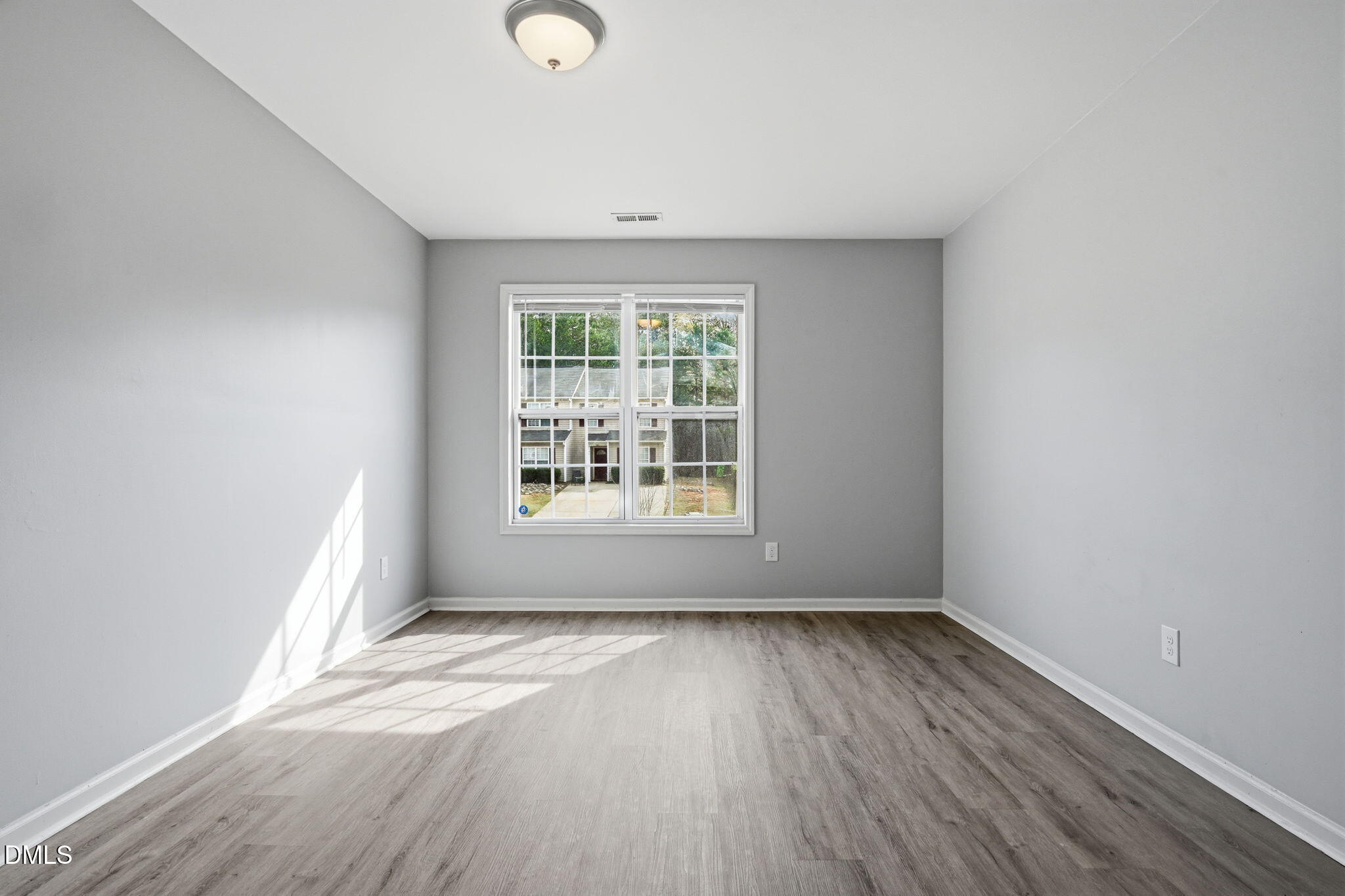 2826 Herndon Village Way Property Photo 11