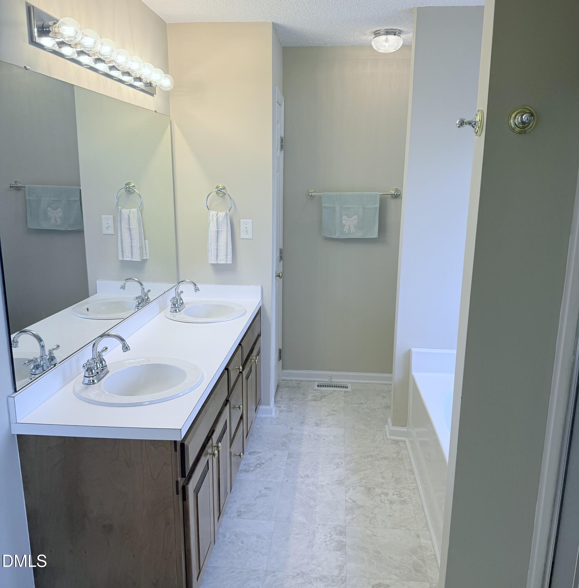 5600 Cardinal Landing Drive Property Photo 17