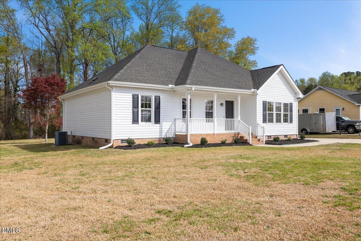 209 Hunters Farm Drive Property Photo 4