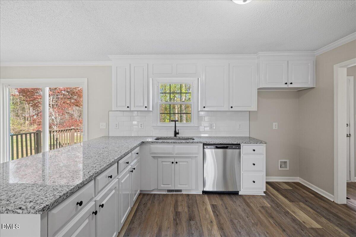 209 Hunters Farm Drive Property Photo 16