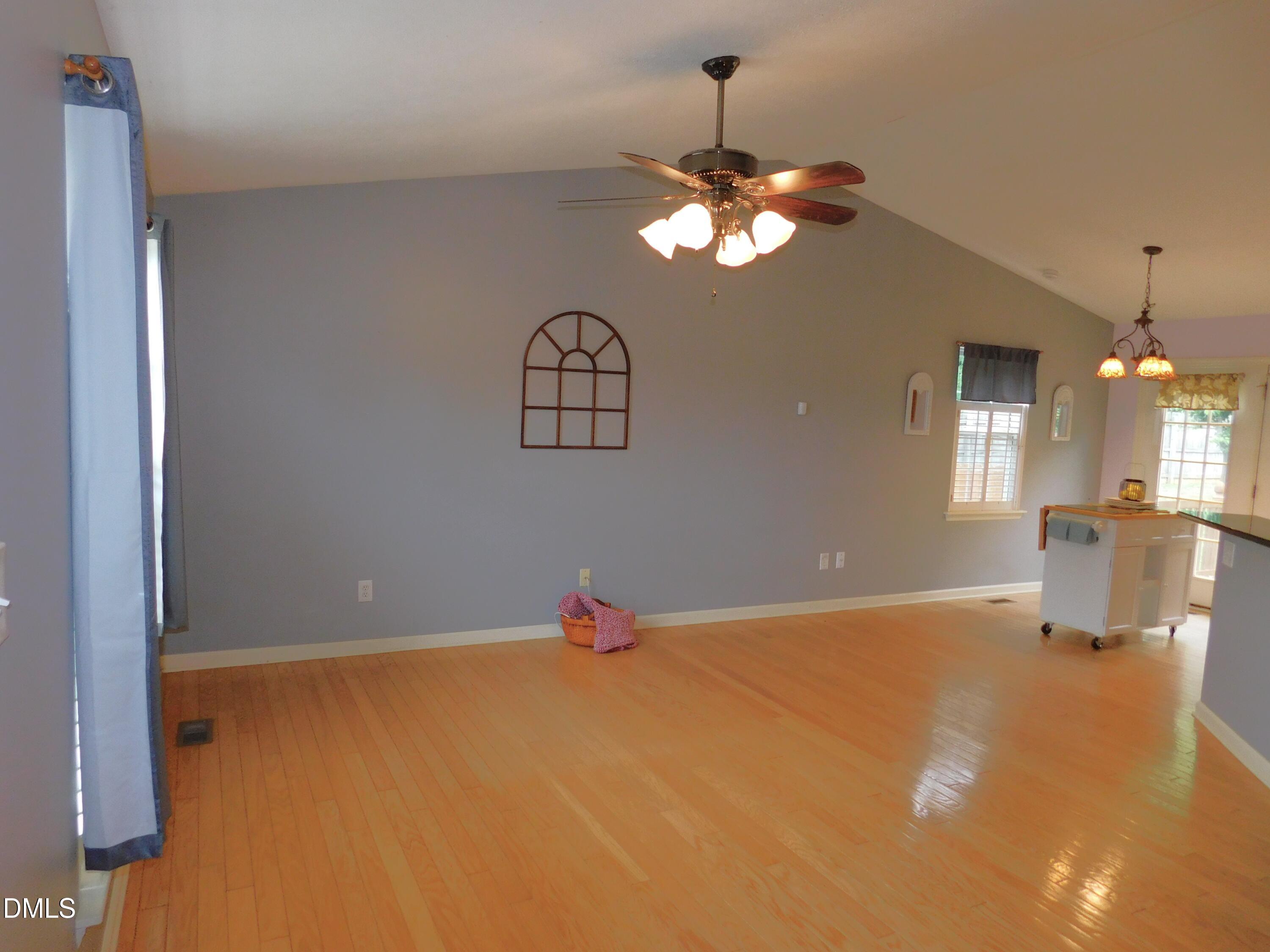 94 Silverstone Drive Property Photo 3