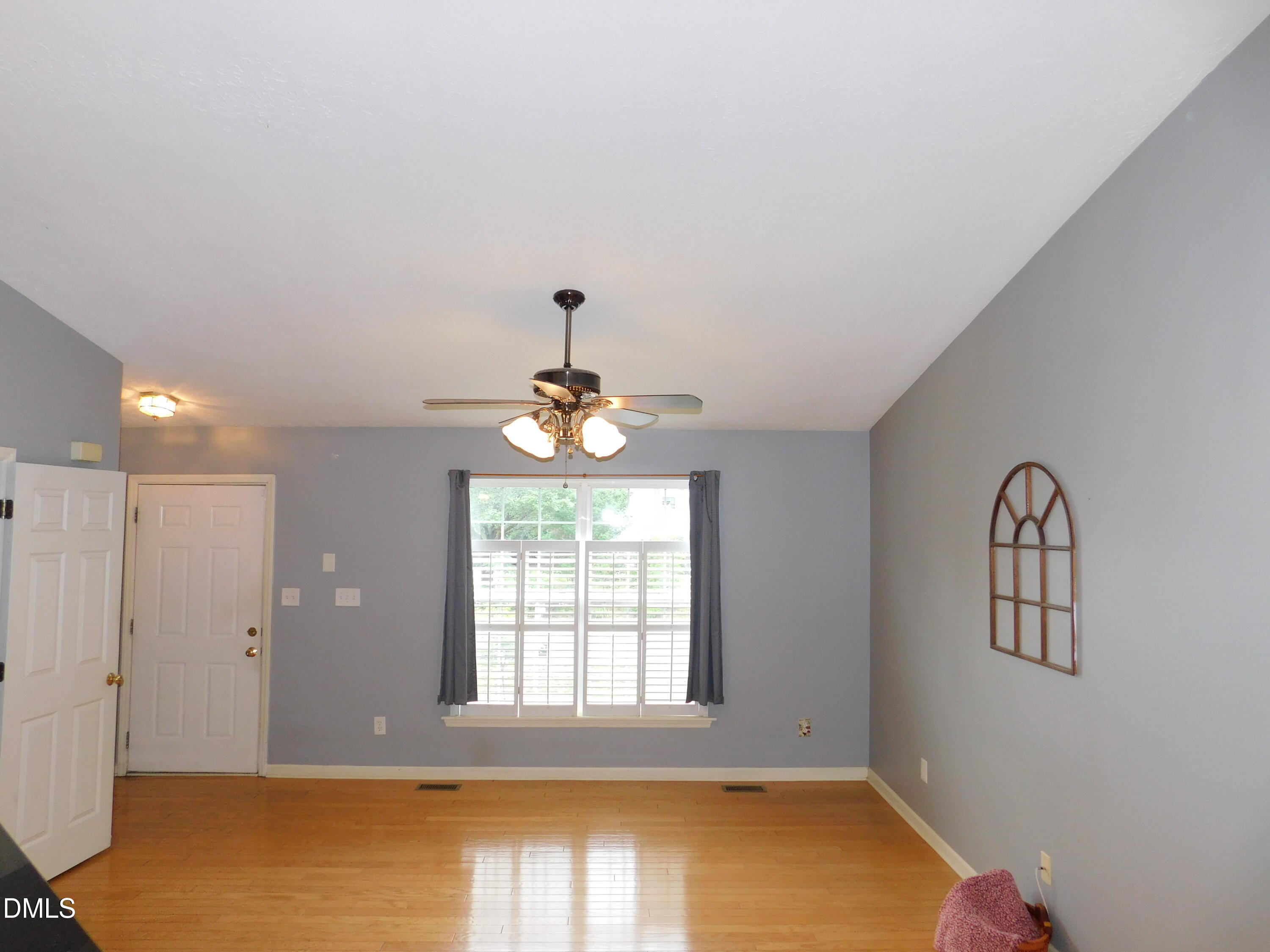 94 Silverstone Drive Property Photo 4
