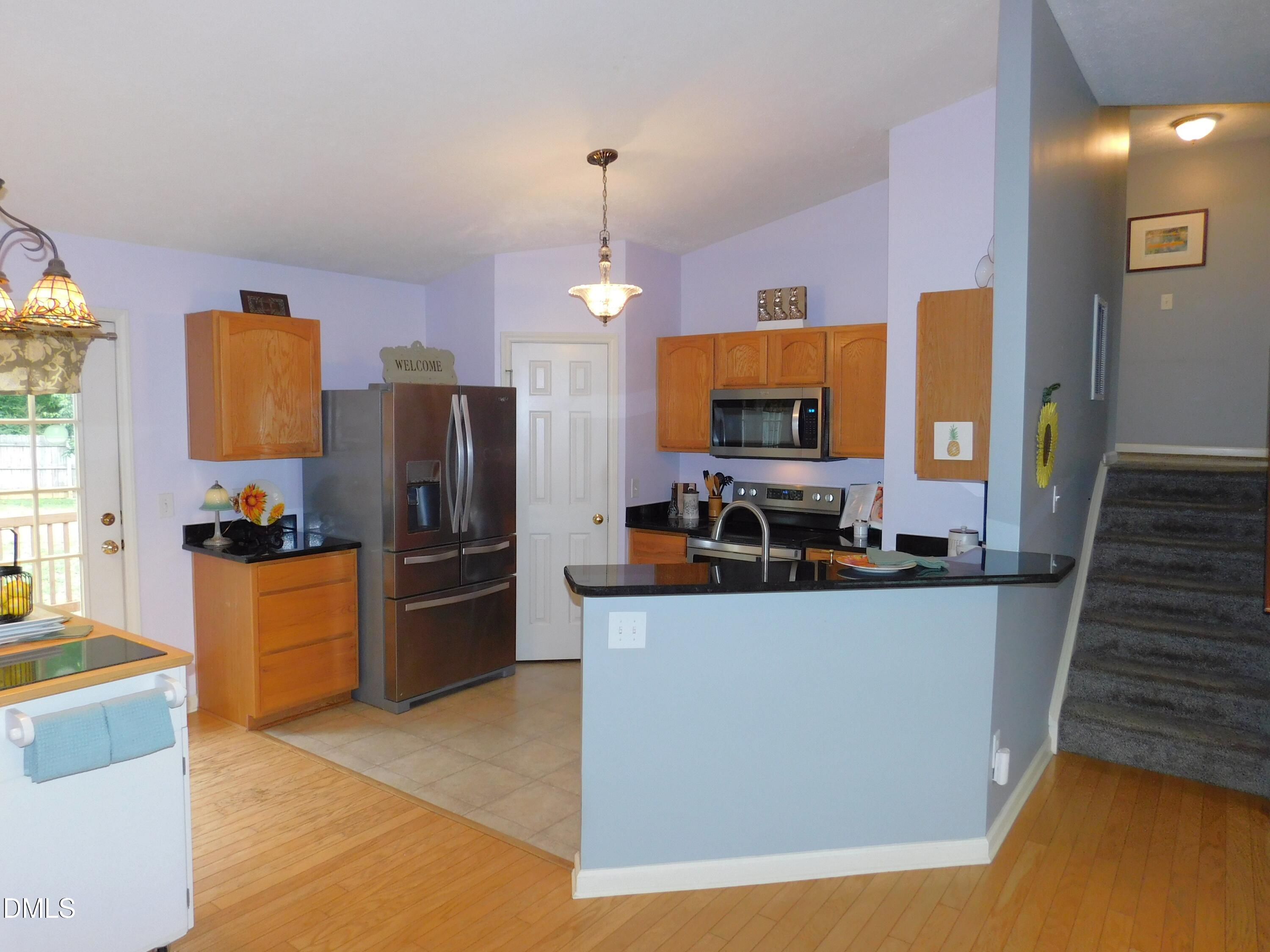 94 Silverstone Drive Property Photo 5