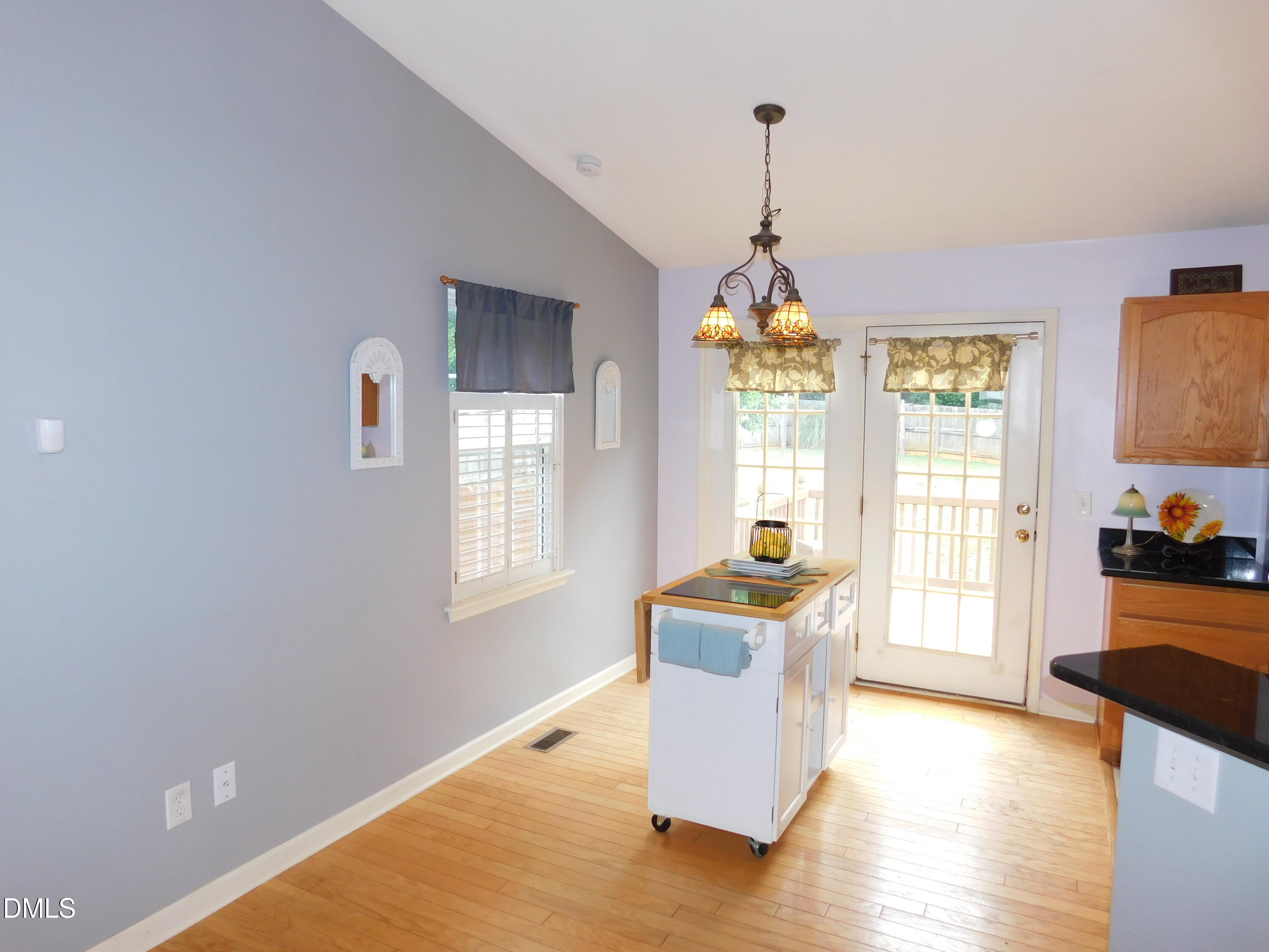 94 Silverstone Drive Property Photo 10