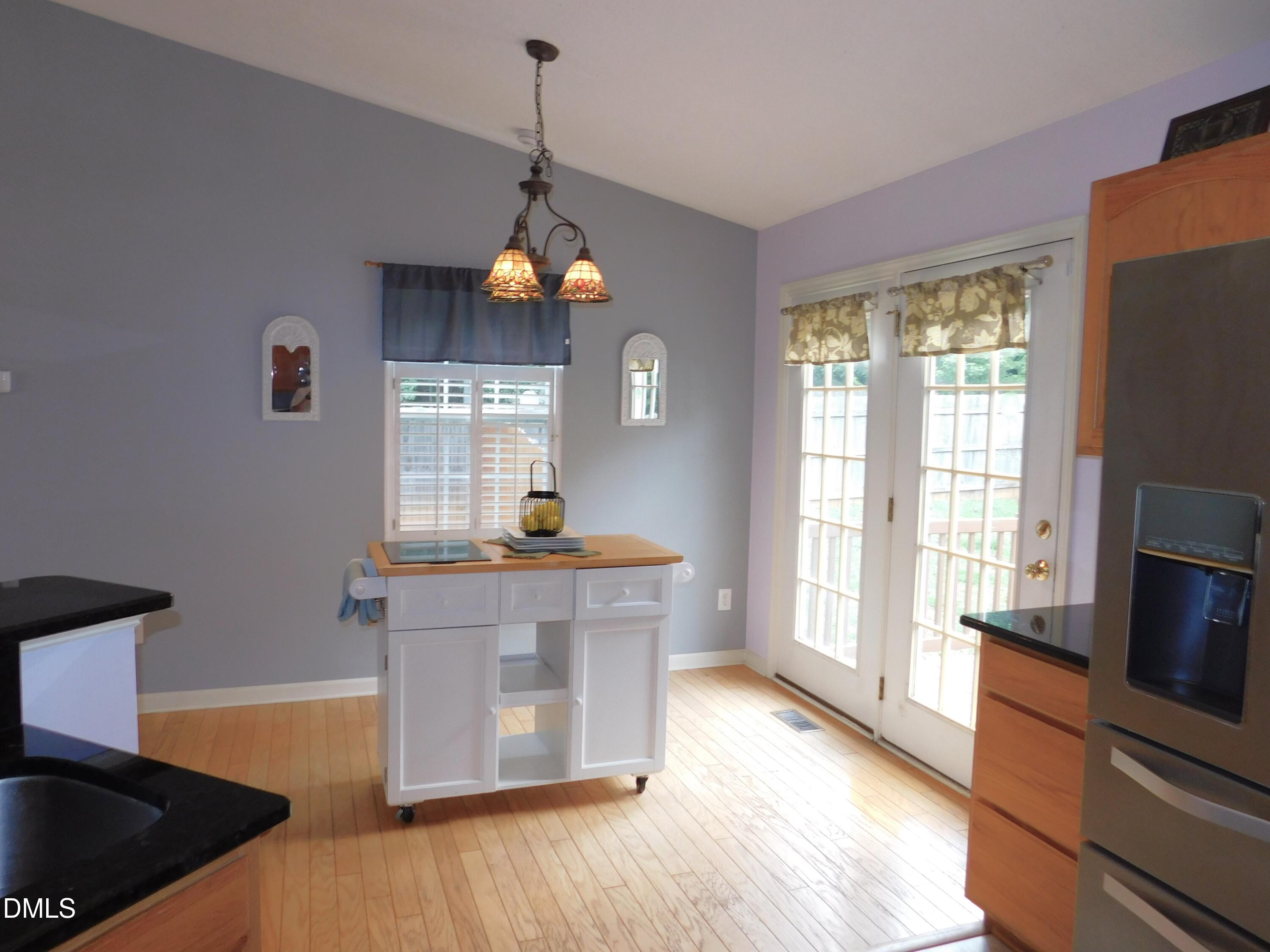 94 Silverstone Drive Property Photo 12