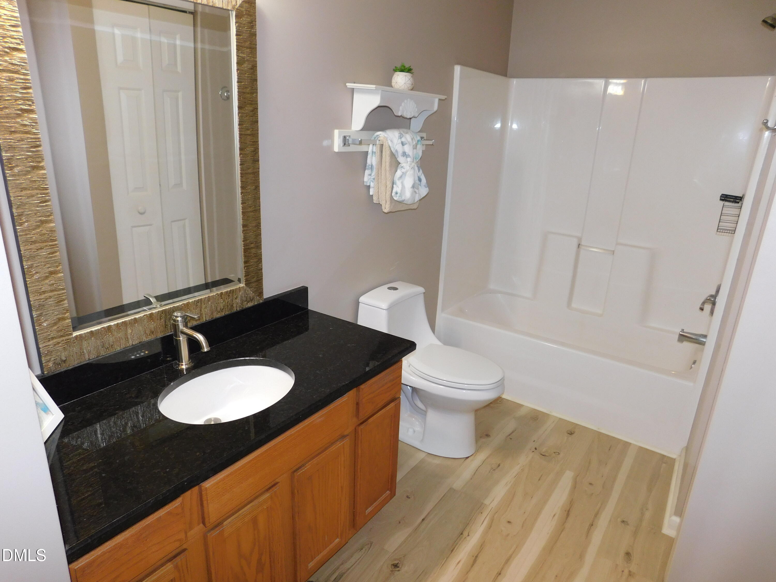 94 Silverstone Drive Property Photo 24