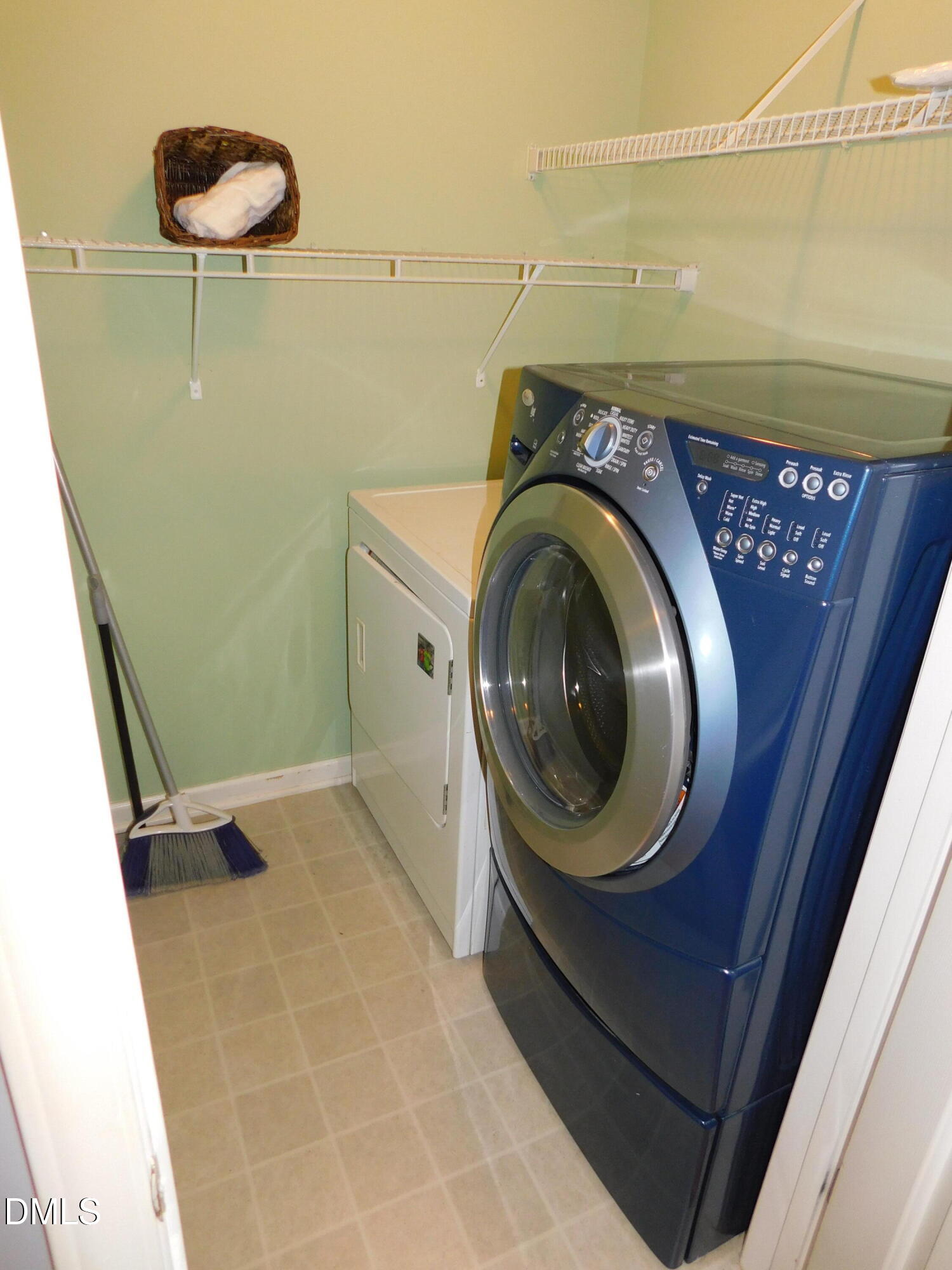 94 Silverstone Drive Property Photo 33