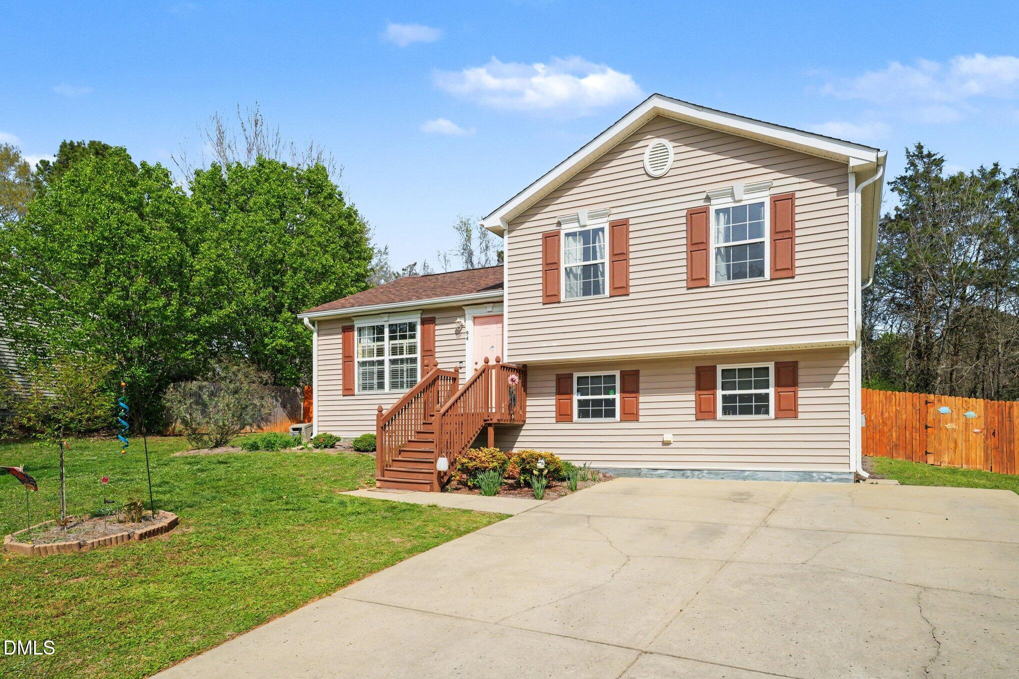 94 Silverstone Drive Property Photo 44