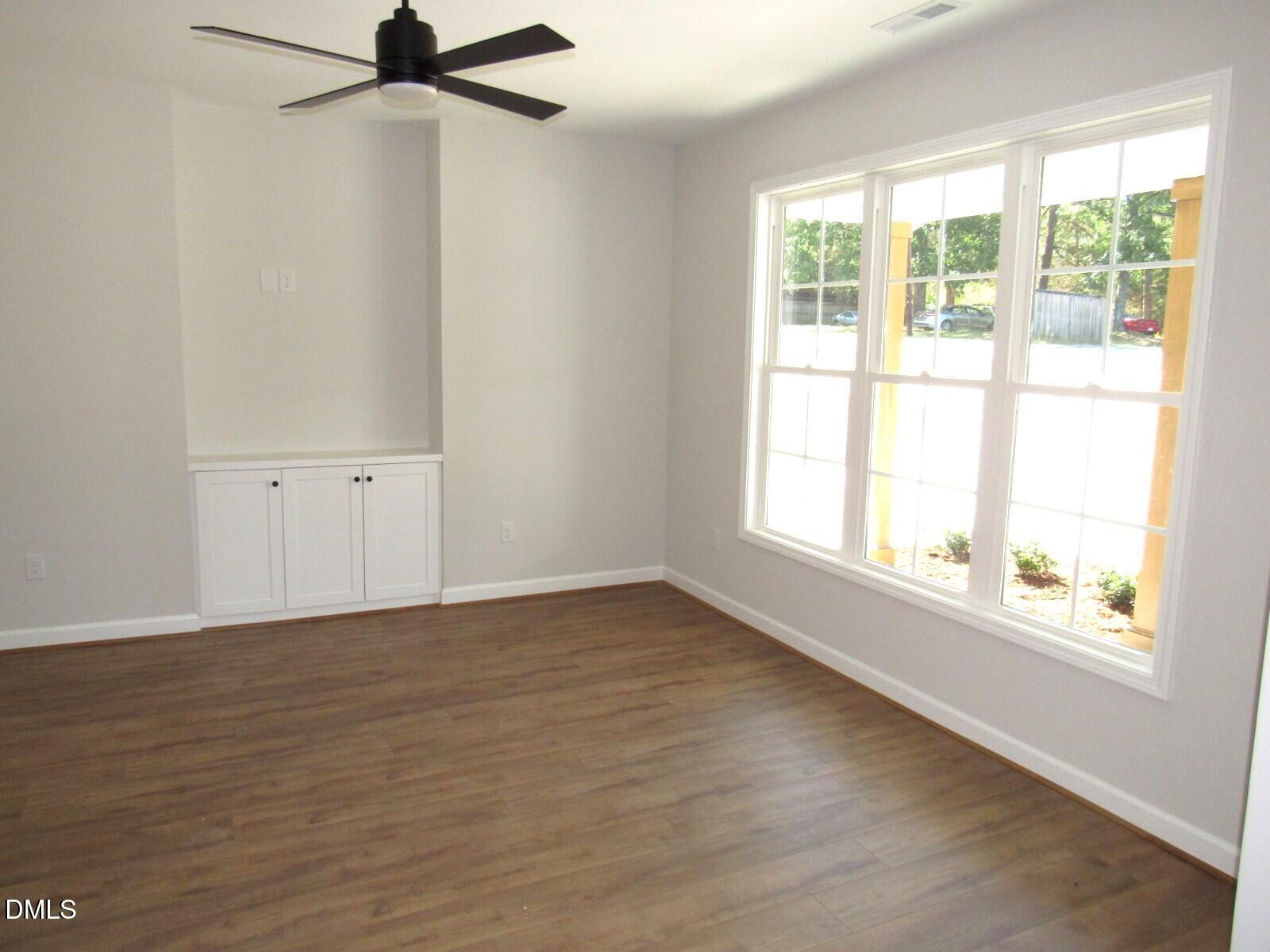 308 S Elm Street Property Photo 5