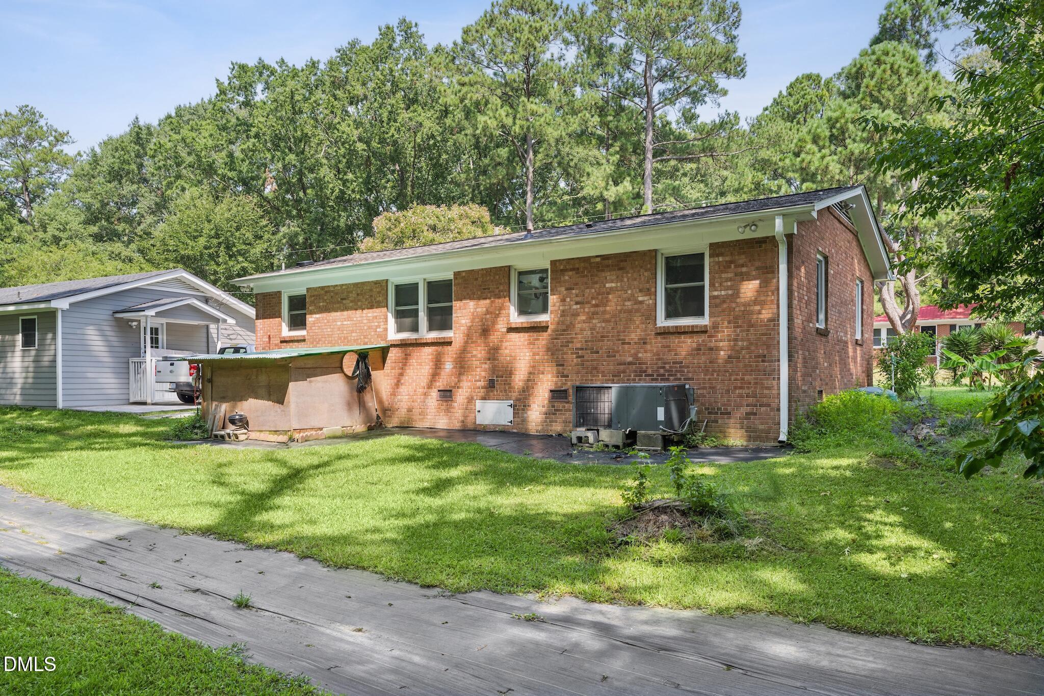 112 E Franklin Street Property Photo 24