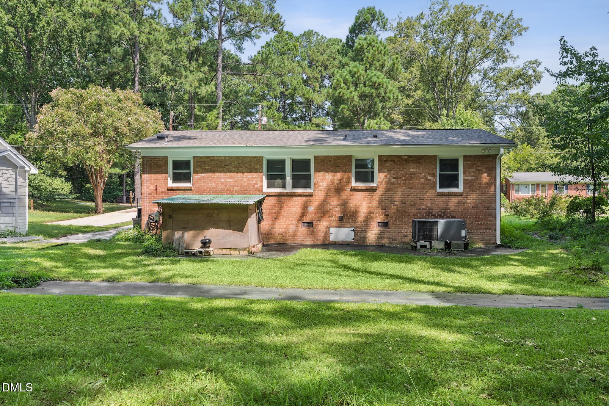 112 E Franklin Street Property Photo 25