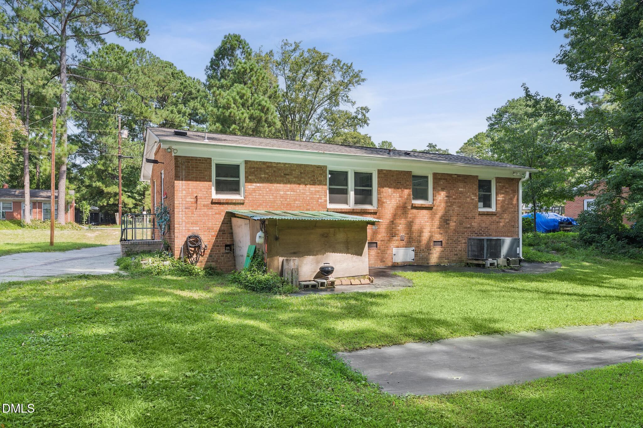 112 E Franklin Street Property Photo 26