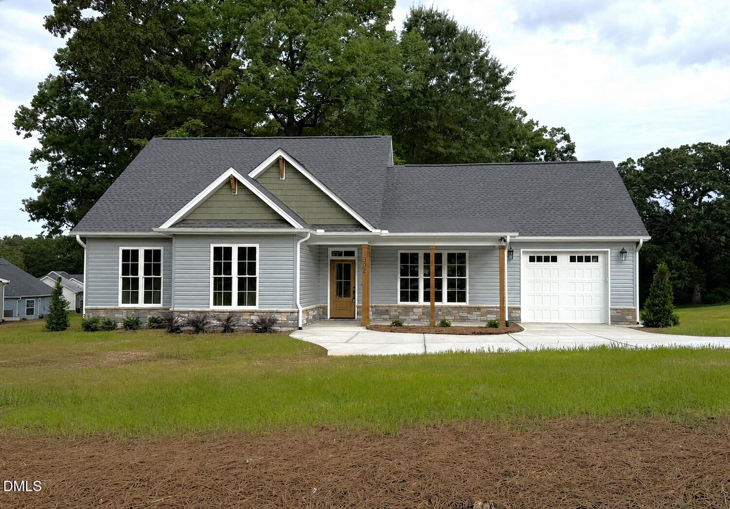 302 S Elm Street Property Photo 1