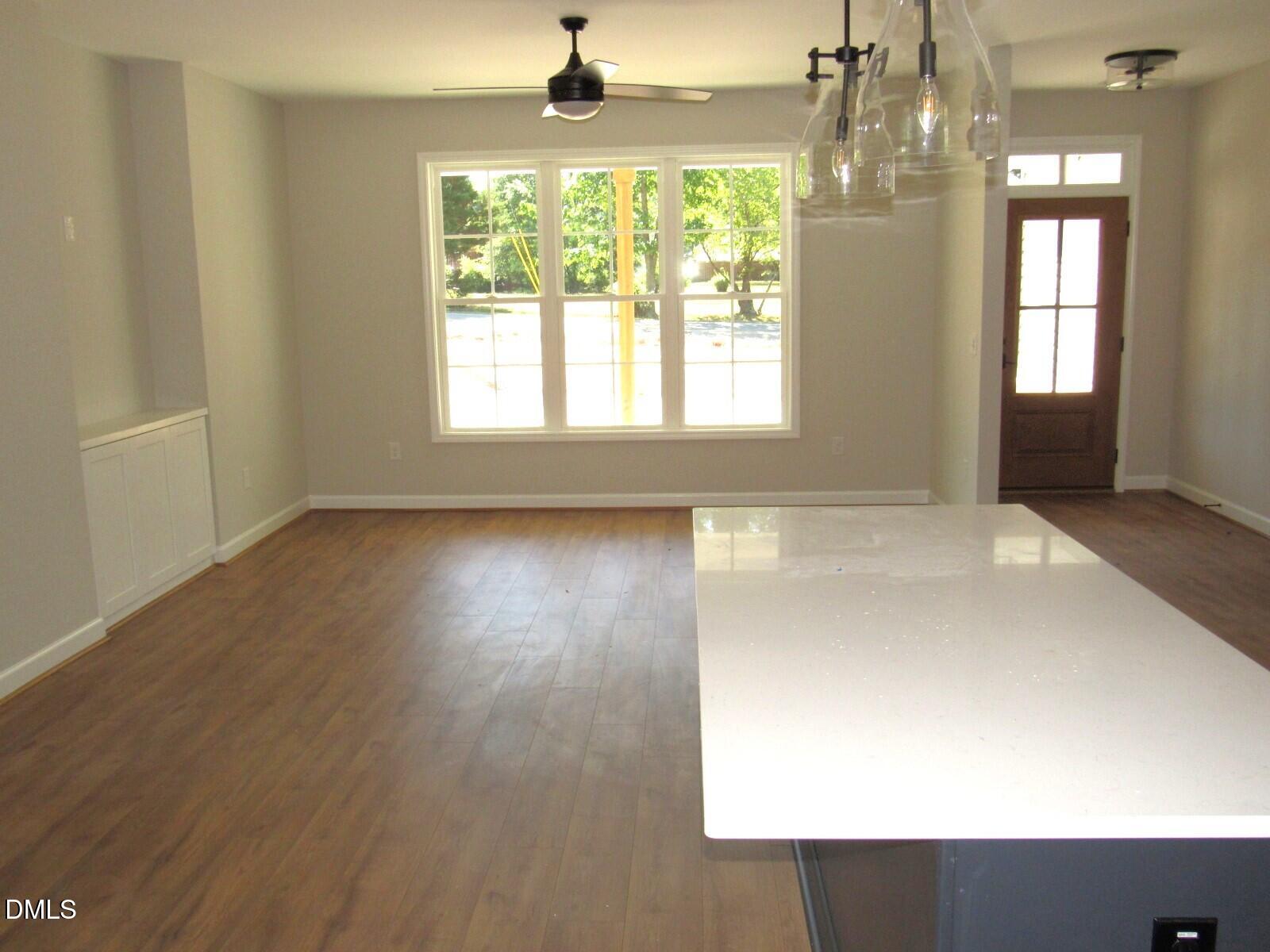 302 S Elm Street Property Photo 5