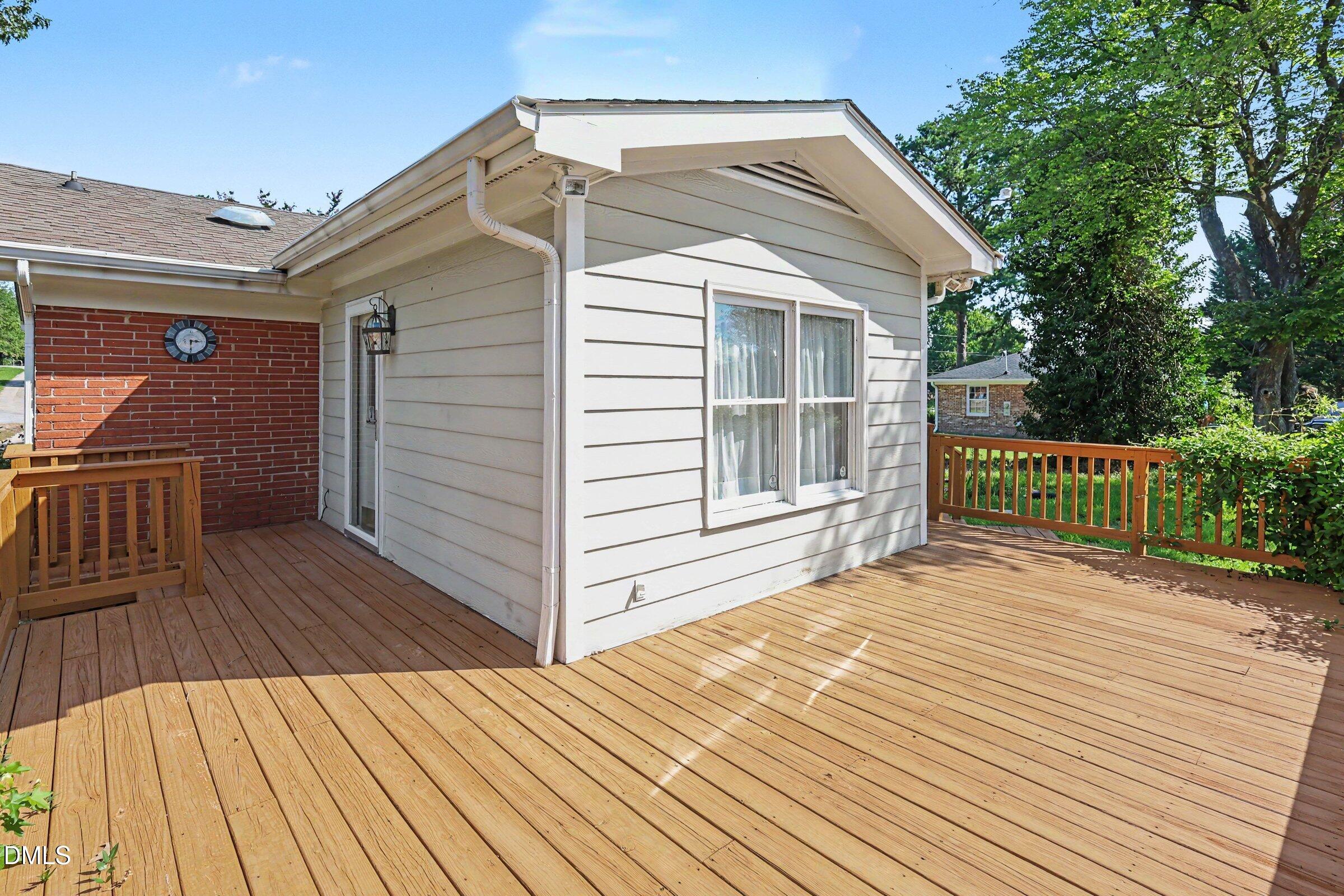 300 Ellen Drive Property Photo 7