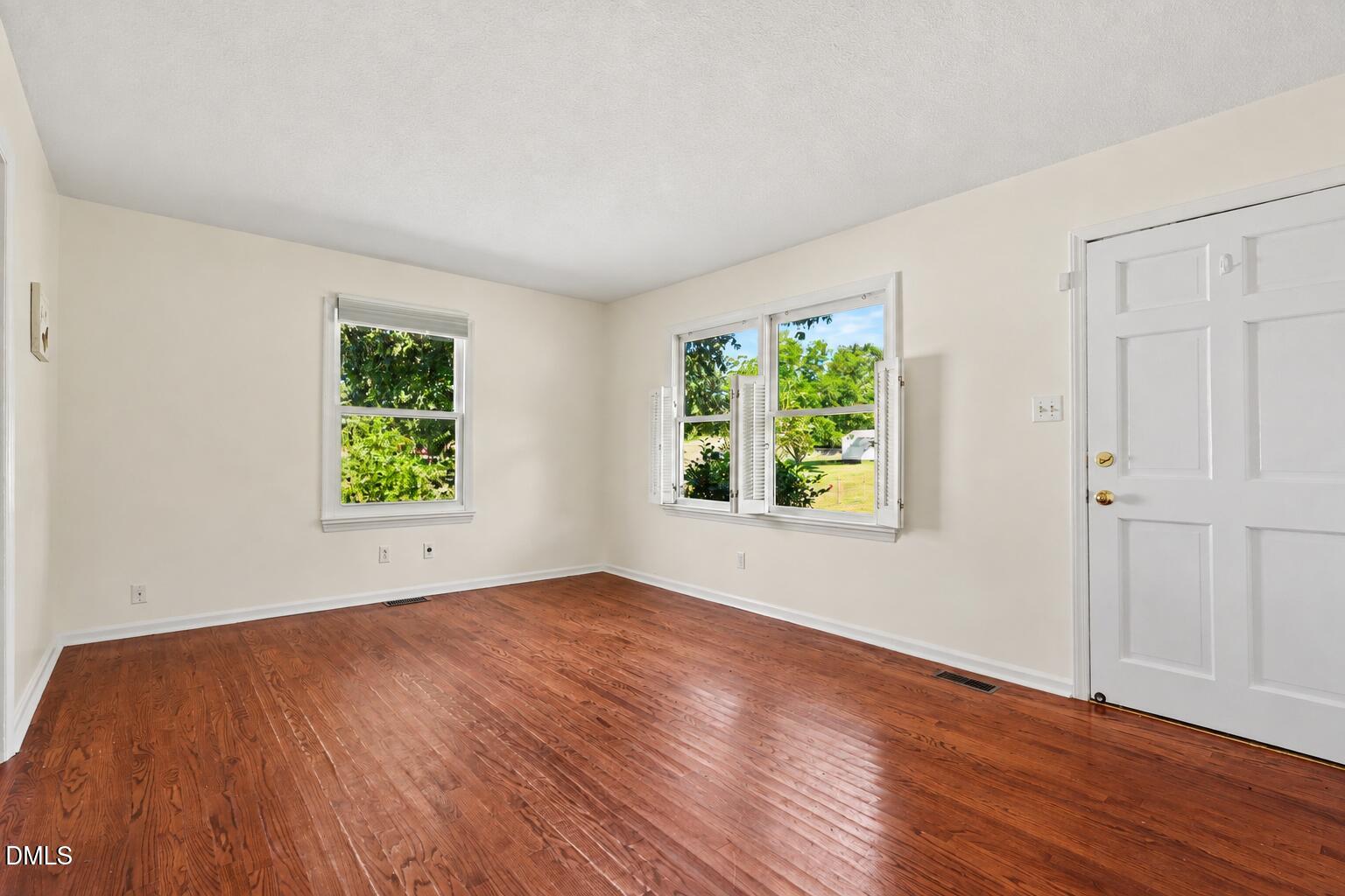 300 Ellen Drive Property Photo 10