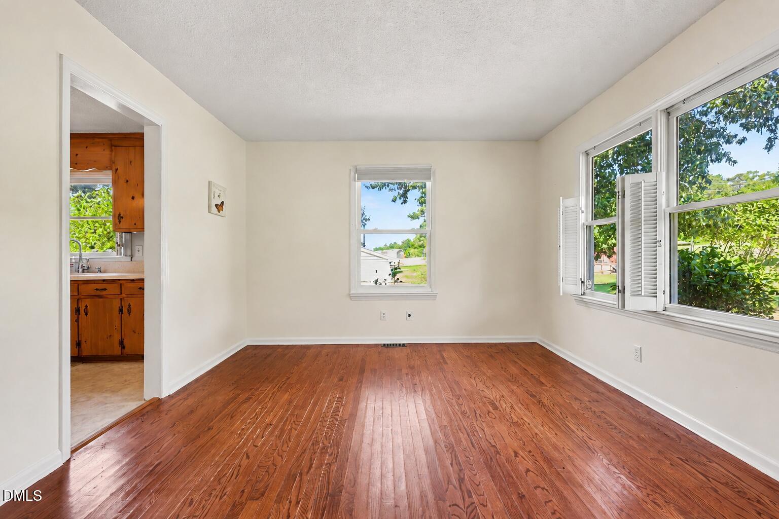 300 Ellen Drive Property Photo 12