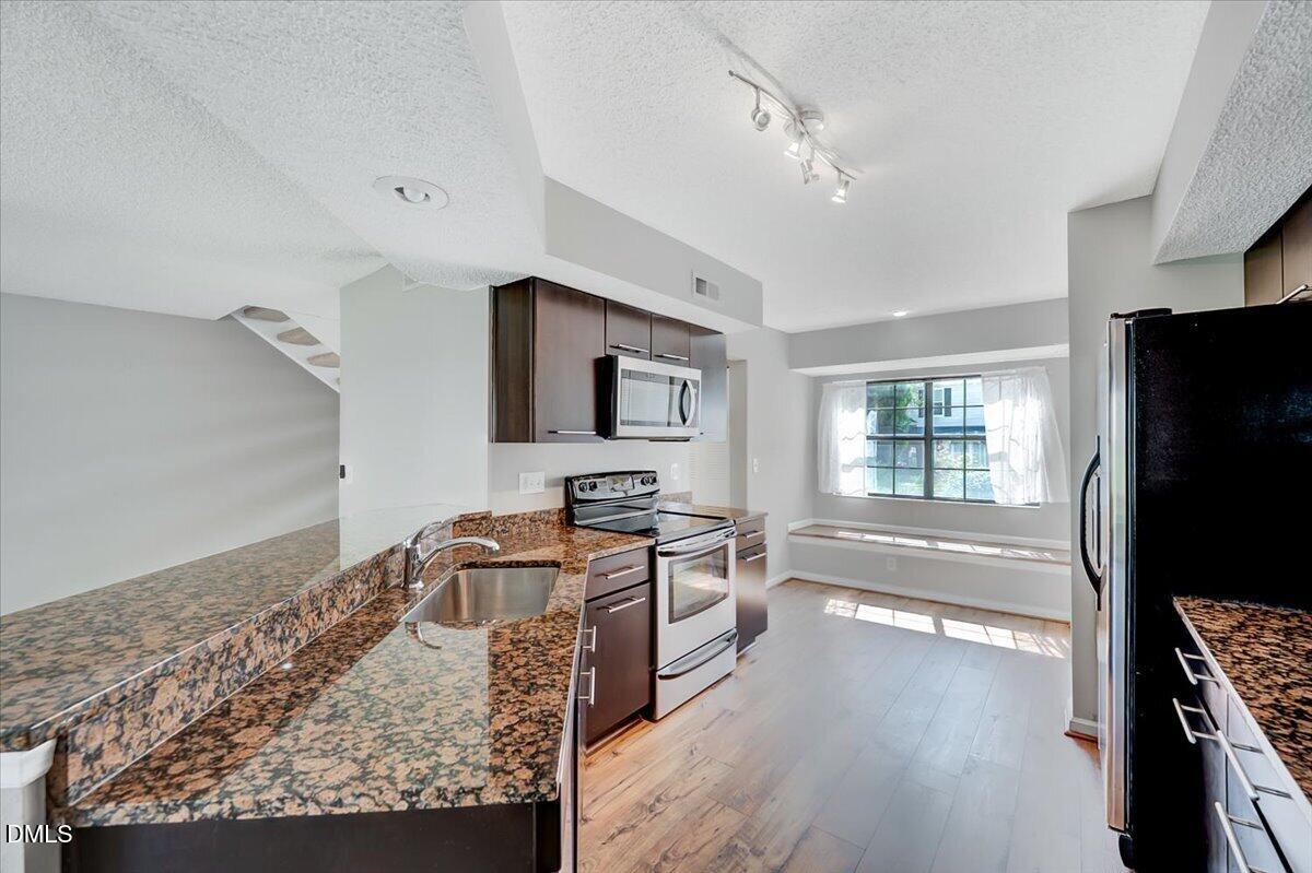 7802 Falcon Rest Circle Property Photo 14