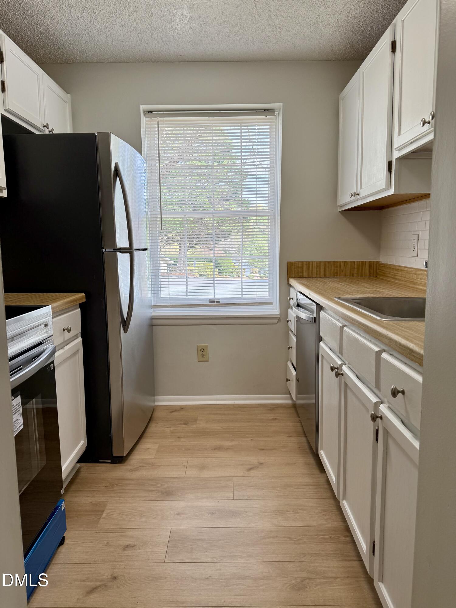 7721 Kingsberry Court Property Photo 4