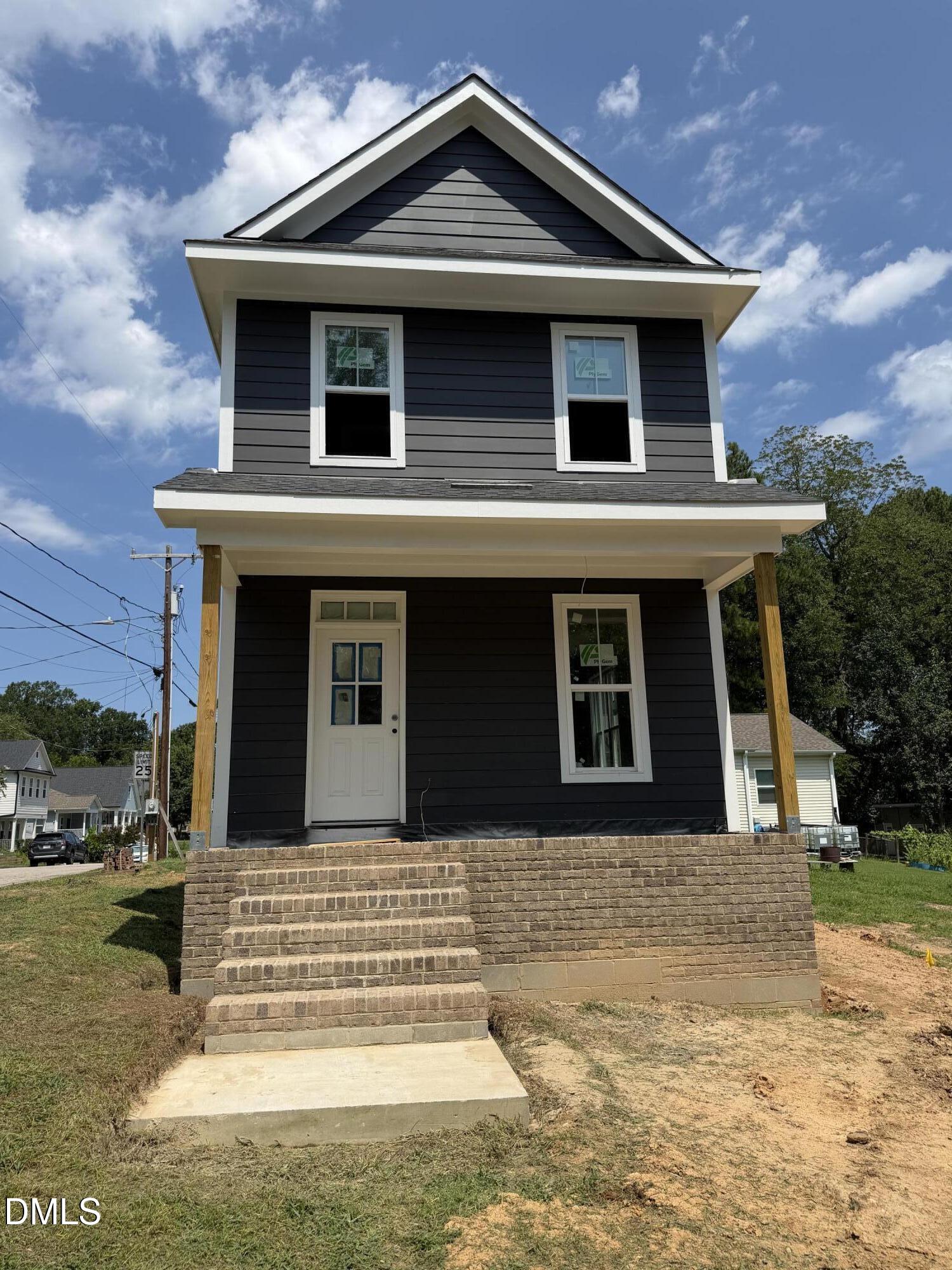 1203 Fern Street Property Photo 3