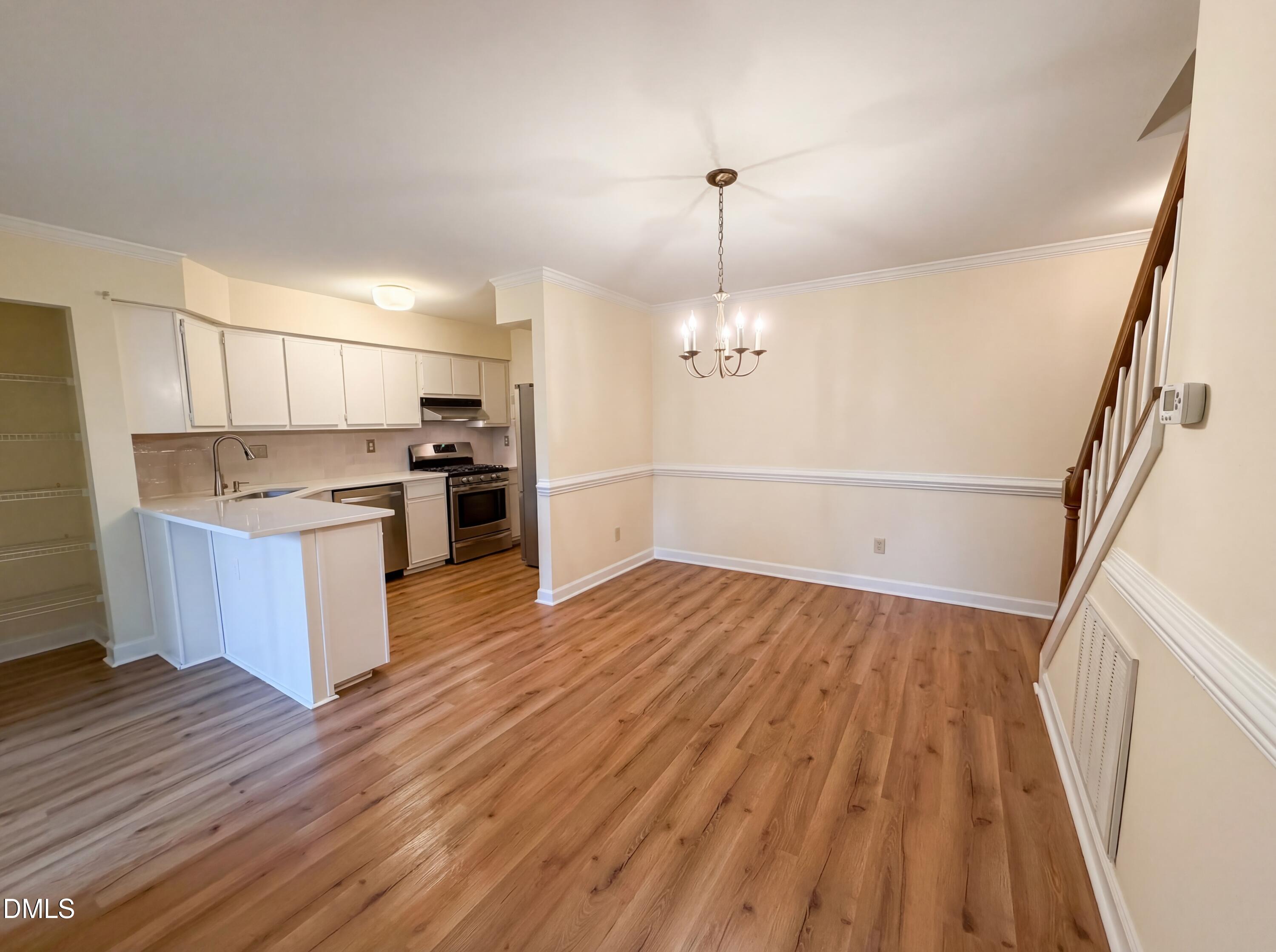 320 Summerwalk Circle Property Photo 7