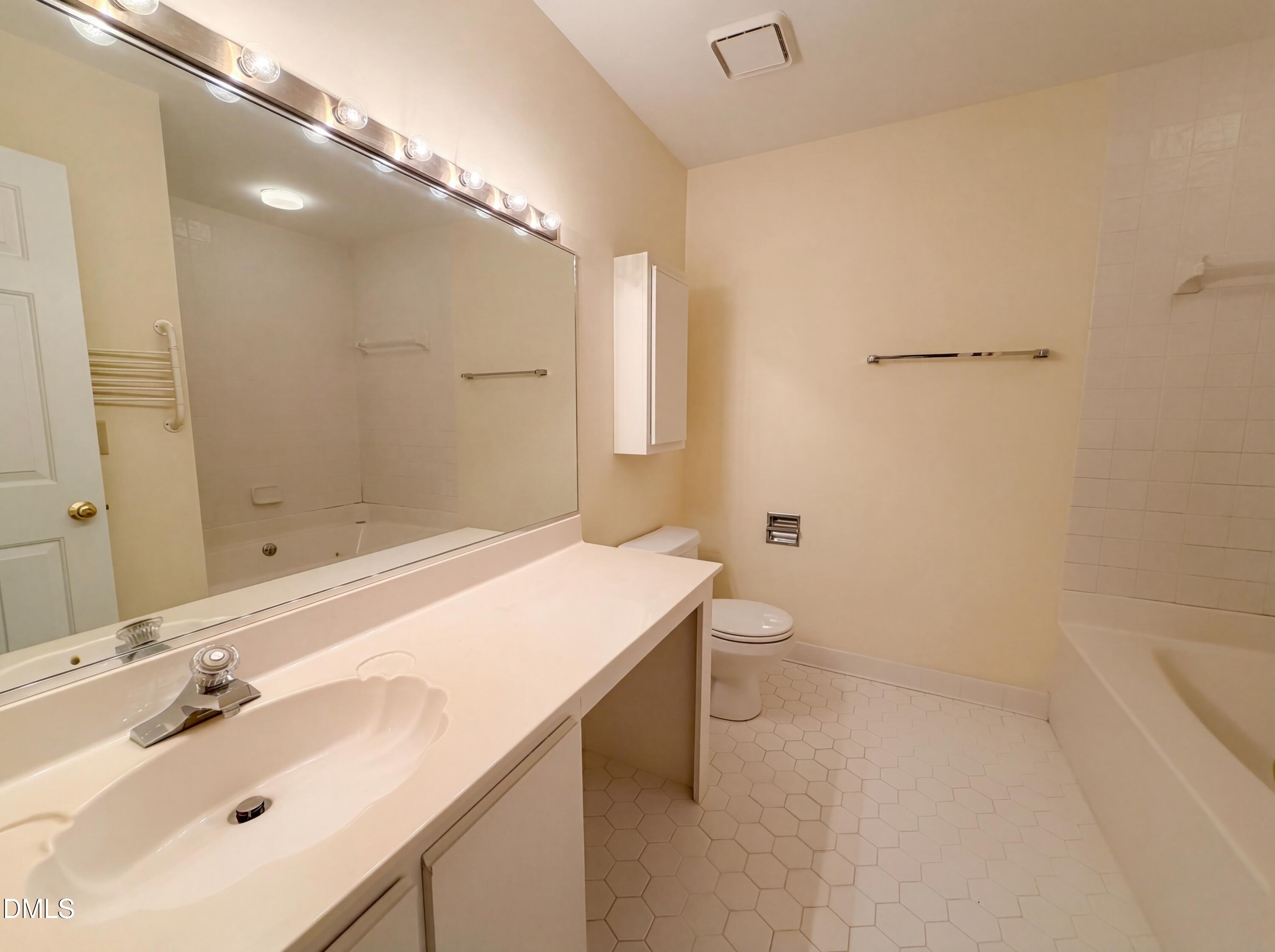 320 Summerwalk Circle Property Photo 13