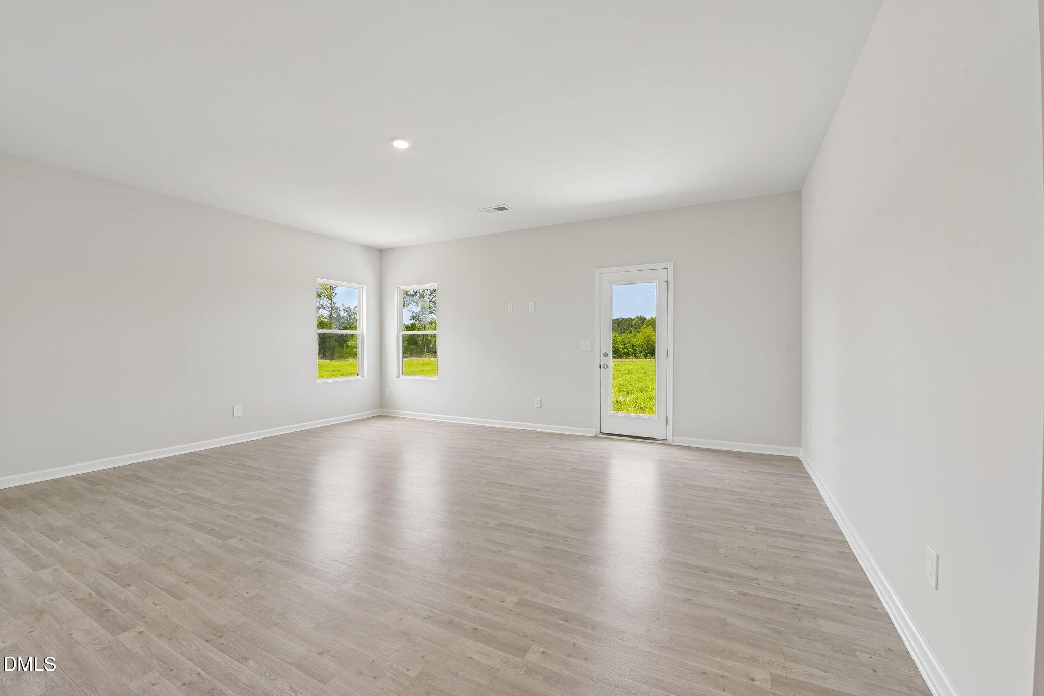 209 Hallwood Drive Property Photo 7