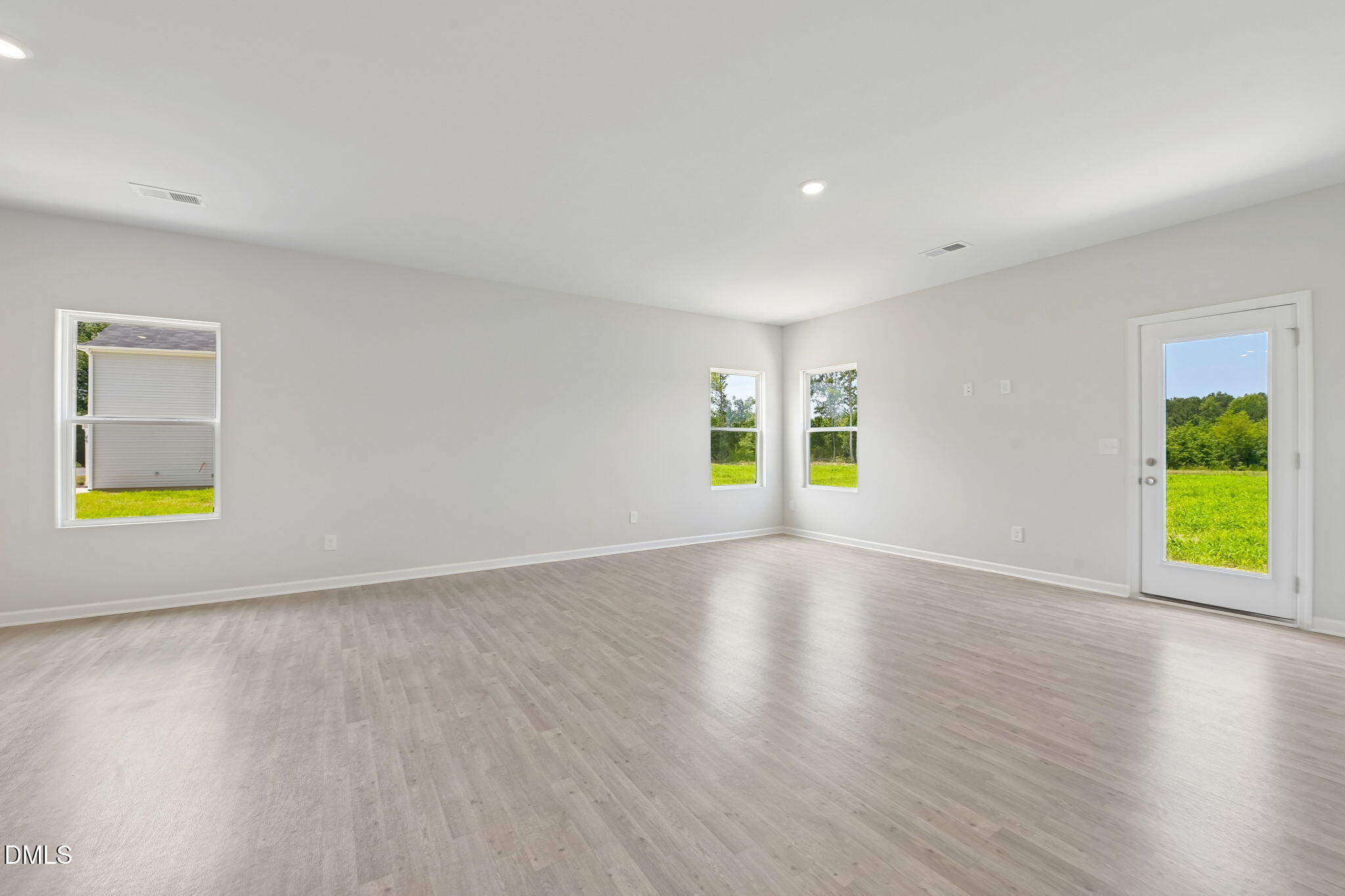 209 Hallwood Drive Property Photo 8