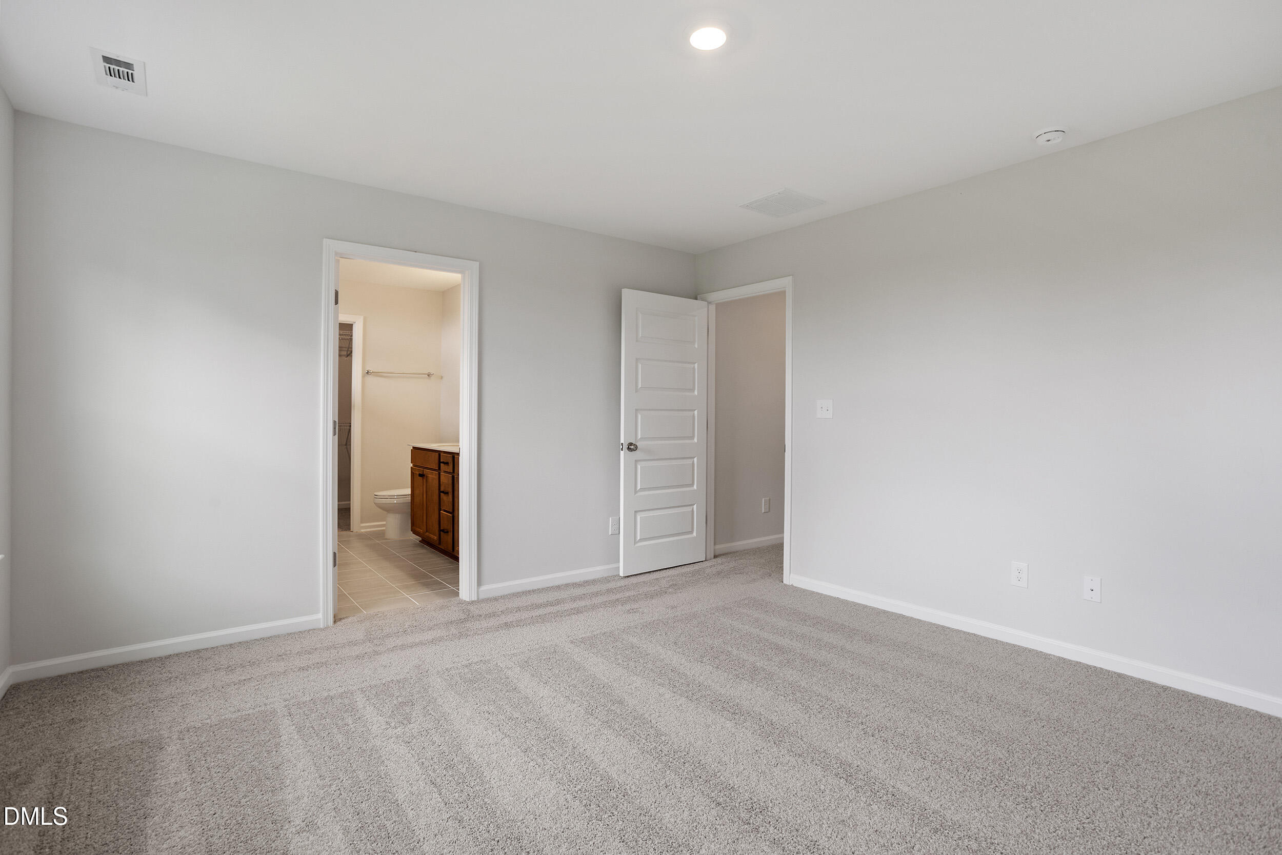 447 White Oak Garden Way 328 Property Photo 14