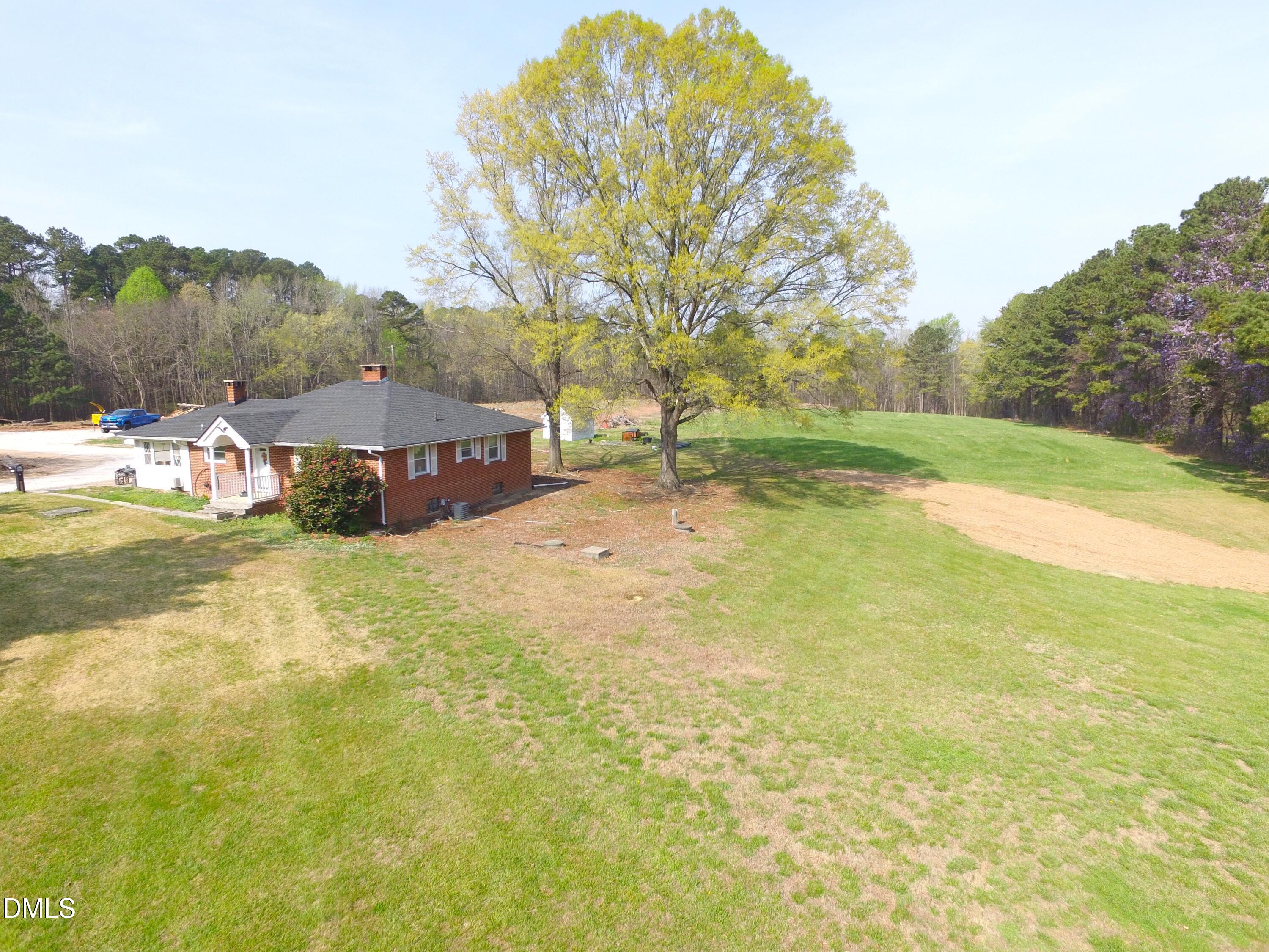 2917 Redwood Road Property Photo 4