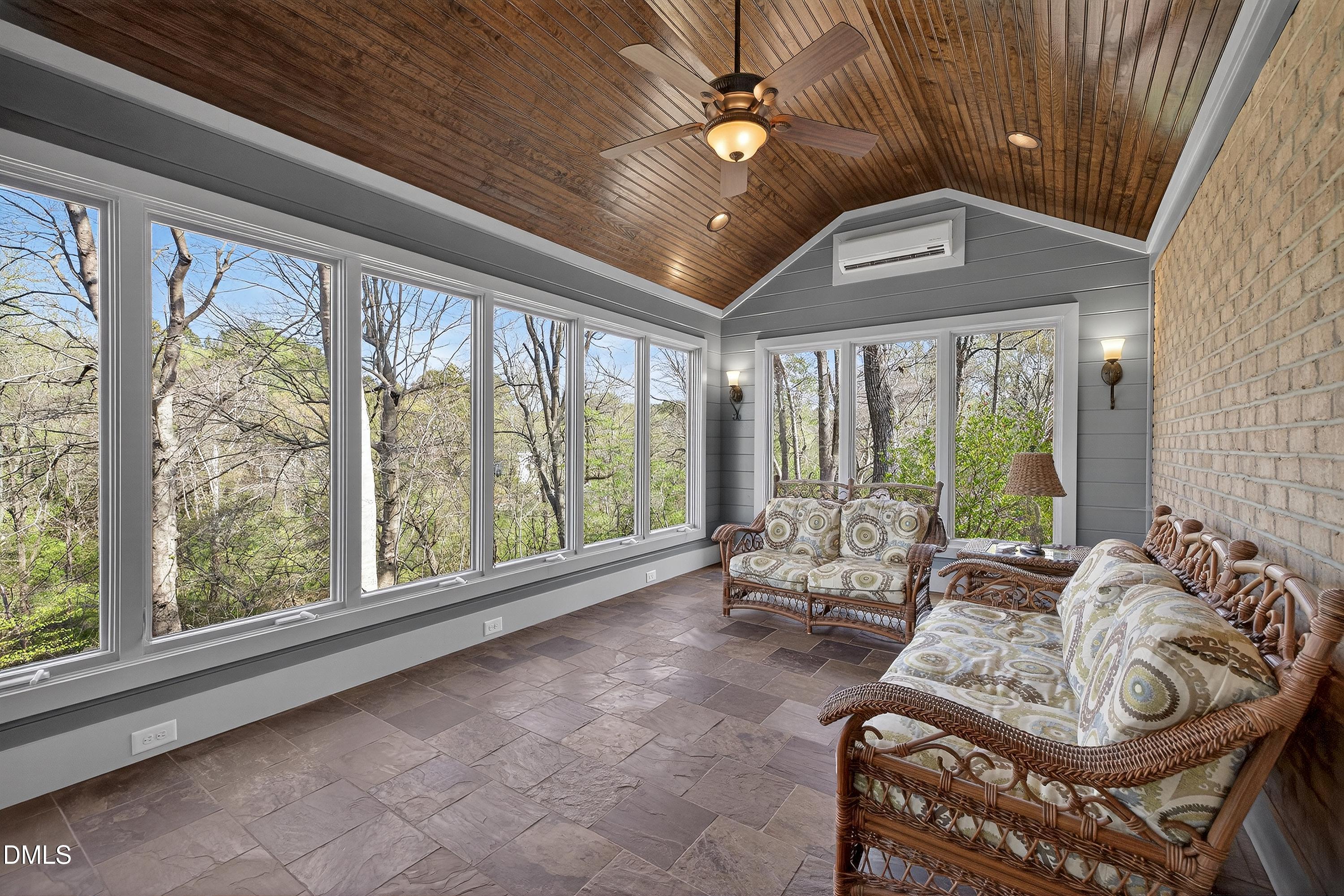 3405 Sparrowwood Drive Property Photo 6