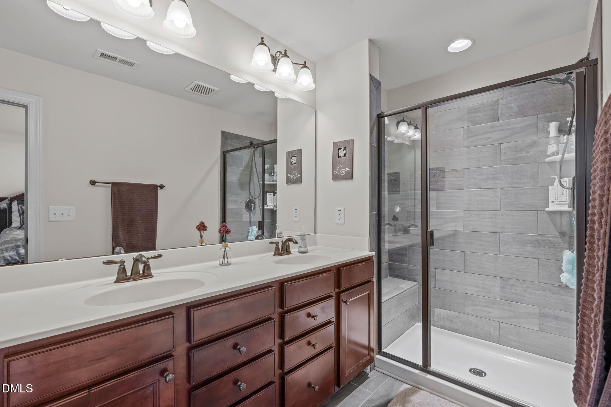 6031 Kentworth Drive Property Photo 18
