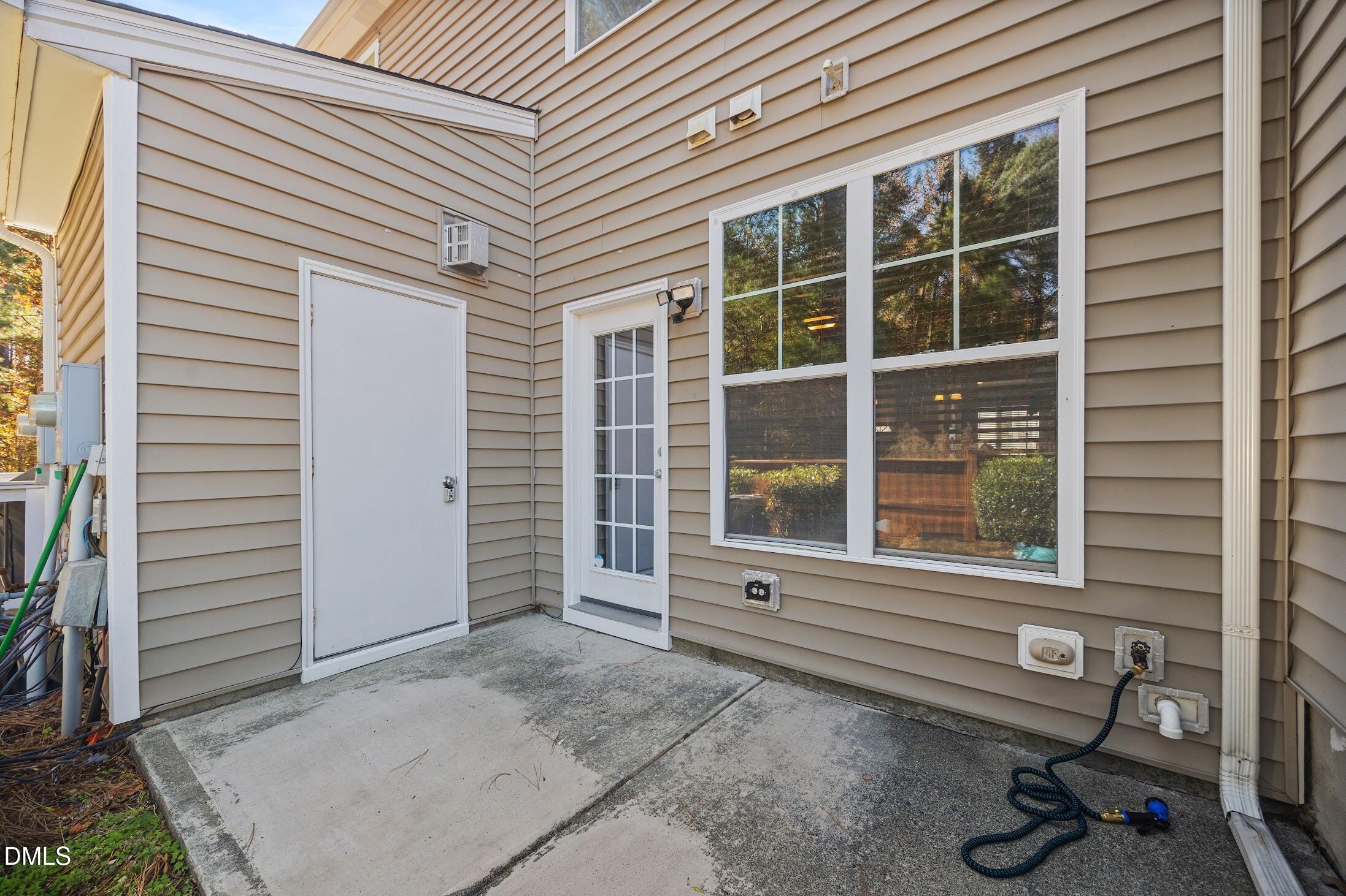 2940 Casona Way Property Photo 5